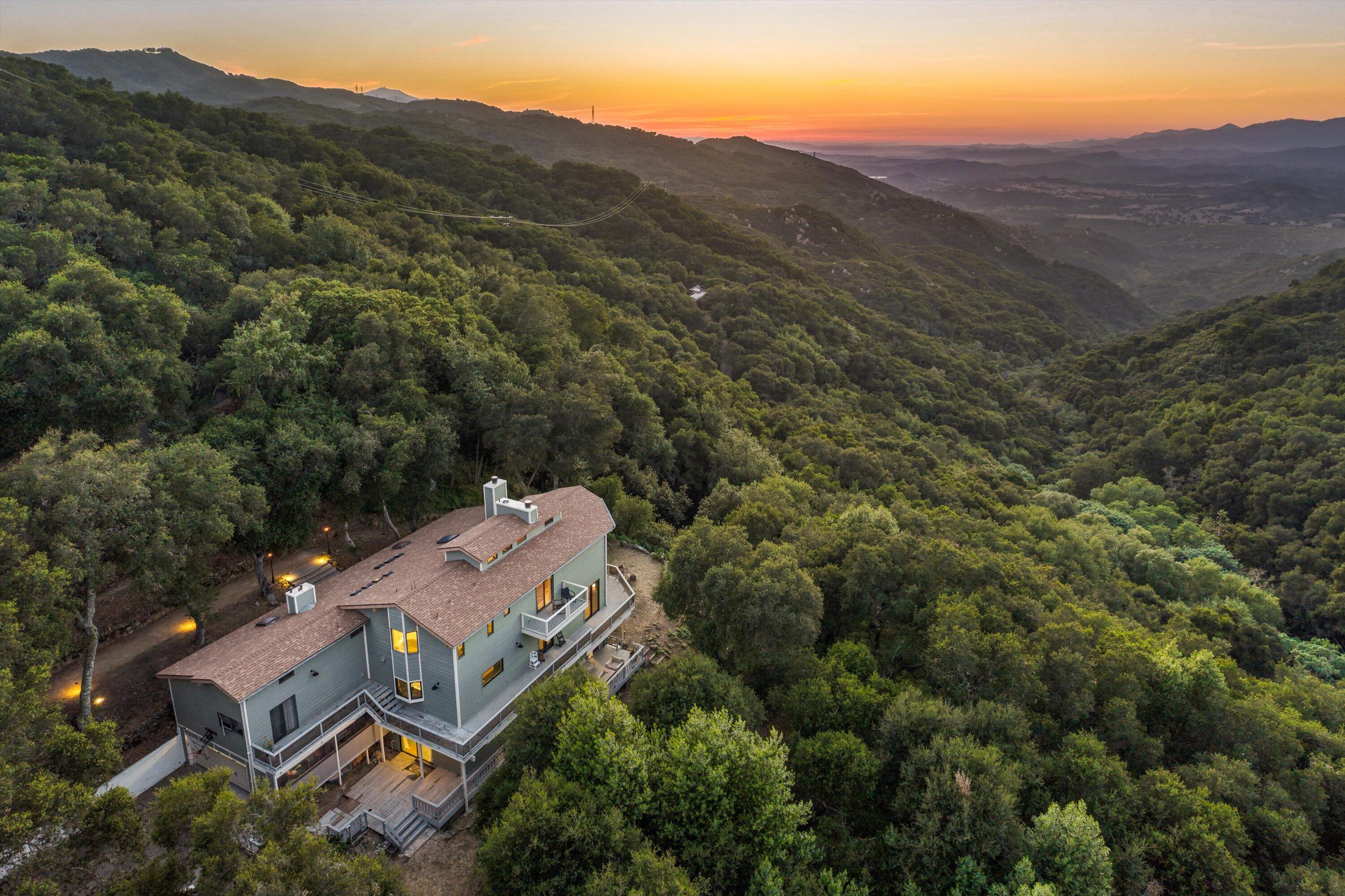 Santa Barbara, California 93105, United States, 5 Bedrooms Bedrooms, ,5 BathroomsBathrooms,Residential,Active,142843