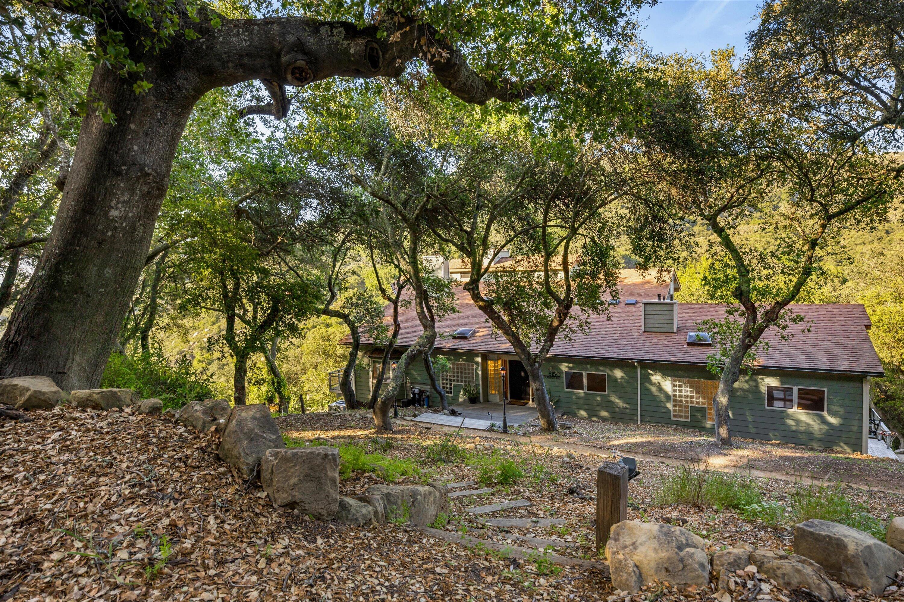 Santa Barbara, California 93105, United States, 5 Bedrooms Bedrooms, ,5 BathroomsBathrooms,Residential,Active,142843