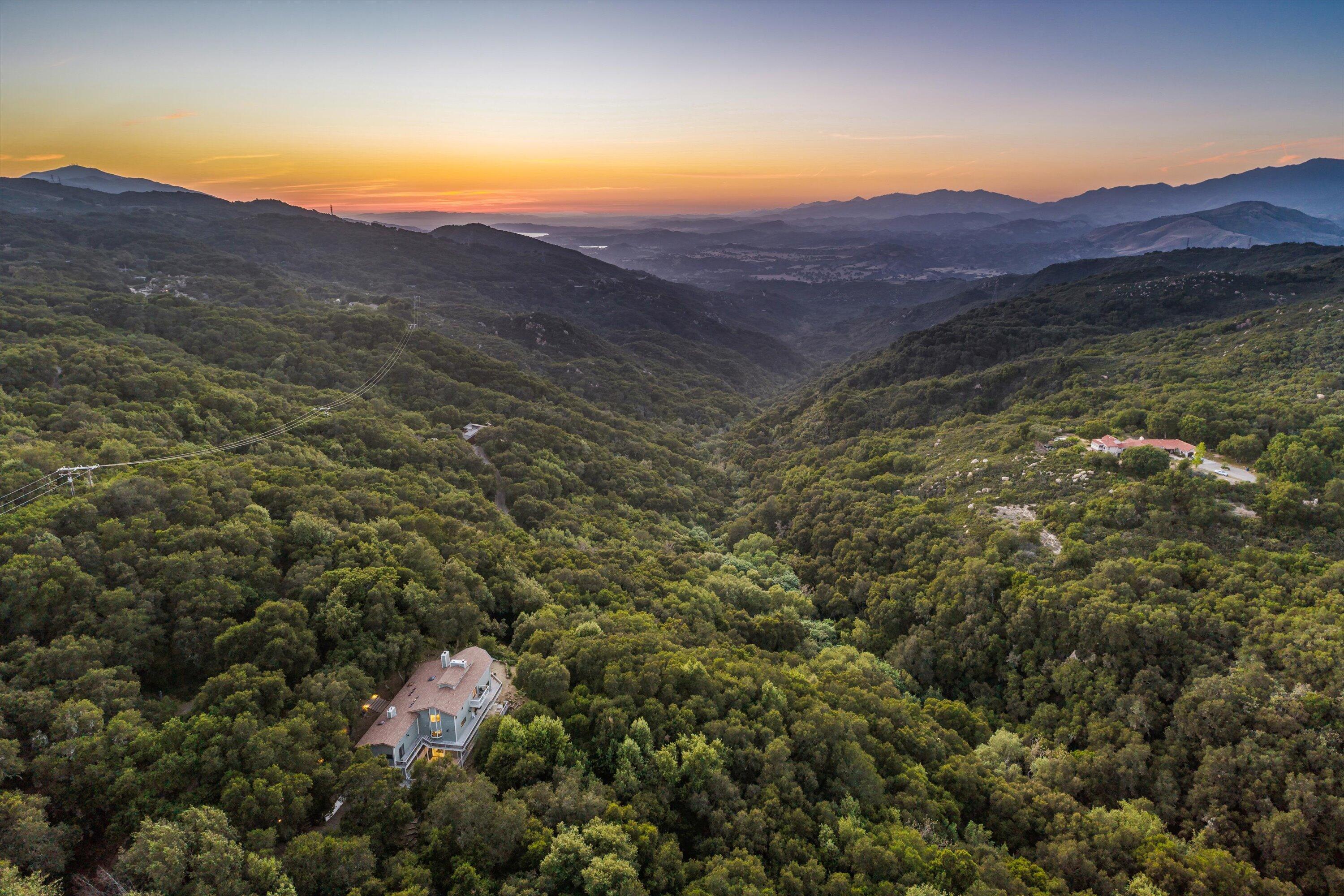 Santa Barbara, California 93105, United States, 5 Bedrooms Bedrooms, ,5 BathroomsBathrooms,Residential,Active,142843