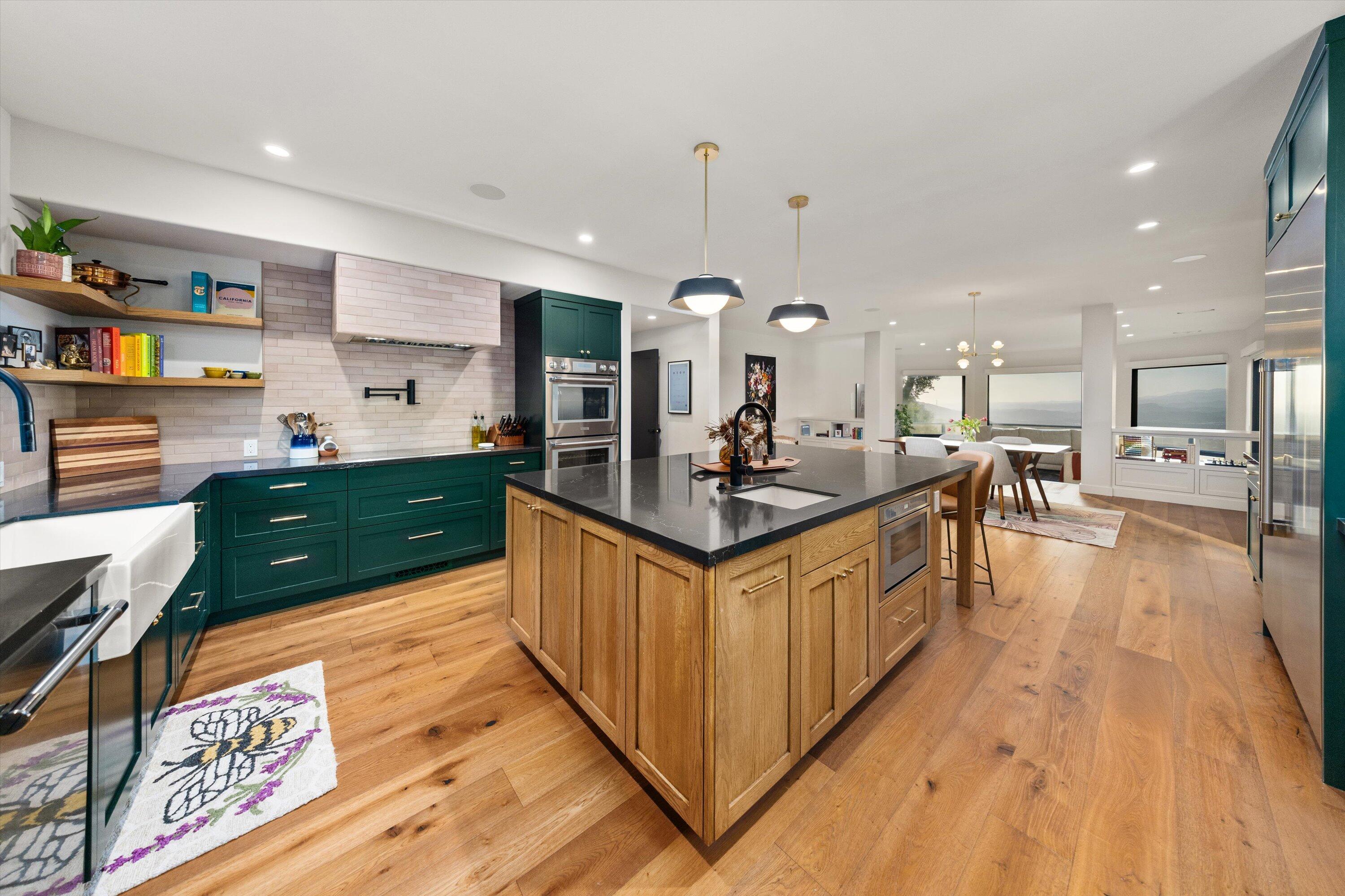 Santa Barbara, California 93105, United States, 5 Bedrooms Bedrooms, ,5 BathroomsBathrooms,Residential,Active,142843