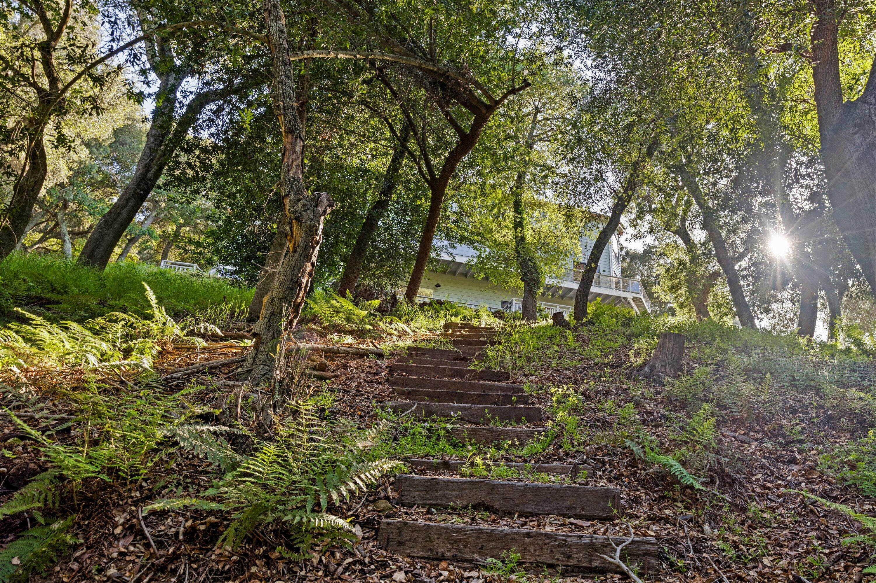 Santa Barbara, California 93105, United States, 5 Bedrooms Bedrooms, ,5 BathroomsBathrooms,Residential,Active,142843