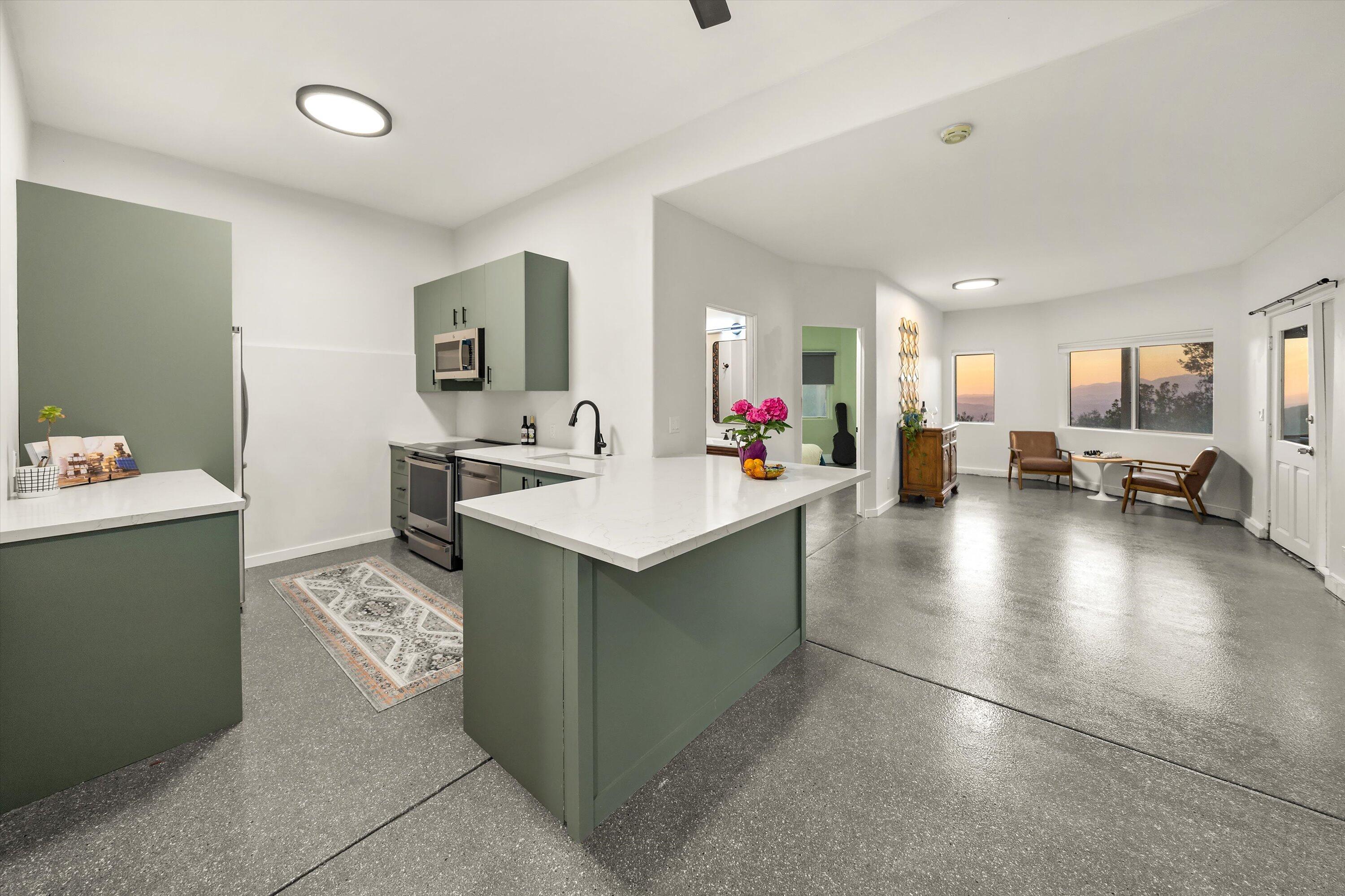 Santa Barbara, California 93105, United States, 5 Bedrooms Bedrooms, ,5 BathroomsBathrooms,Residential,Active,142843