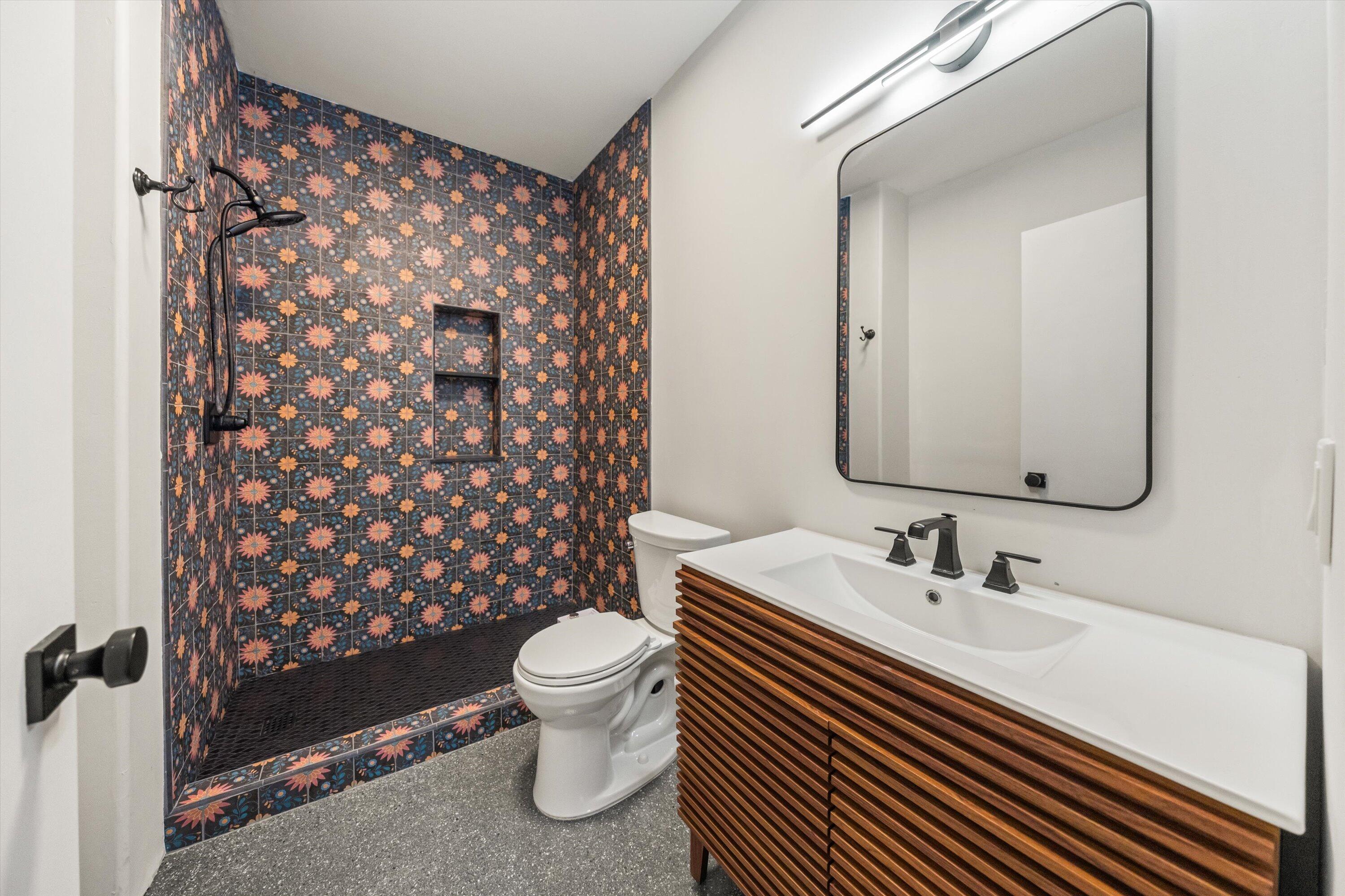 Santa Barbara, California 93105, United States, 5 Bedrooms Bedrooms, ,5 BathroomsBathrooms,Residential,Active,142843