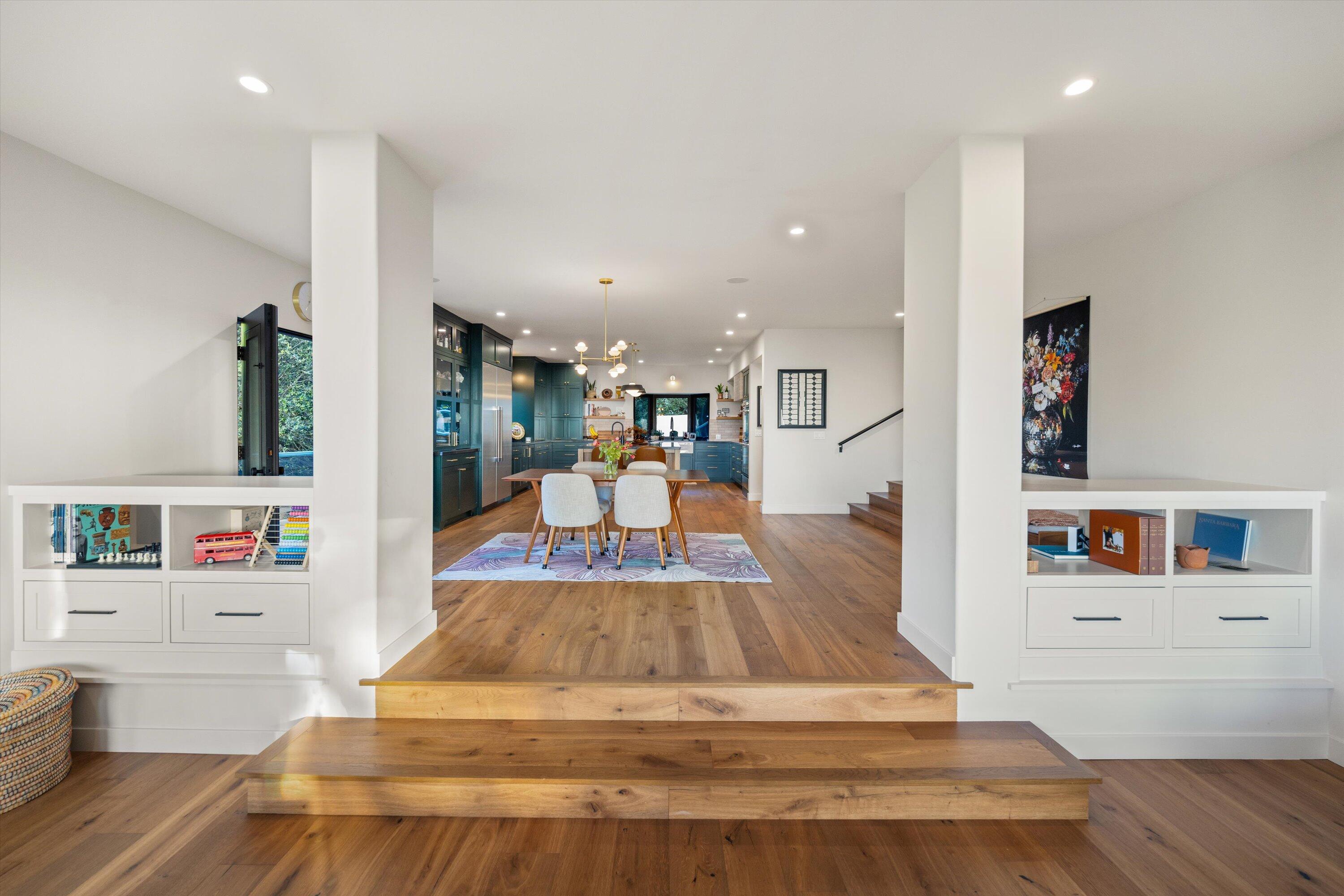 Santa Barbara, California 93105, United States, 5 Bedrooms Bedrooms, ,5 BathroomsBathrooms,Residential,Active,142843