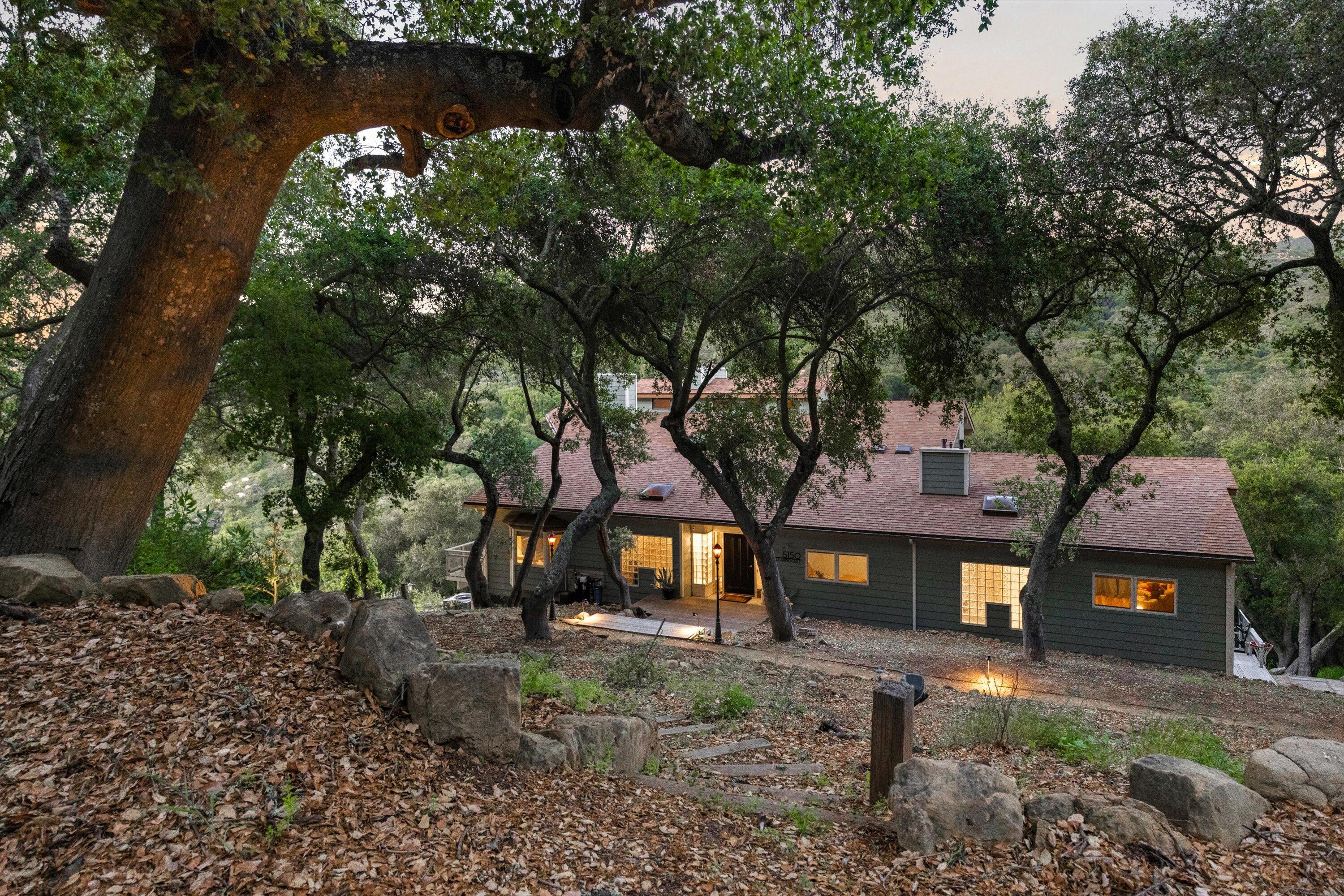 Santa Barbara, California 93105, United States, 5 Bedrooms Bedrooms, ,5 BathroomsBathrooms,Residential,Active,142843