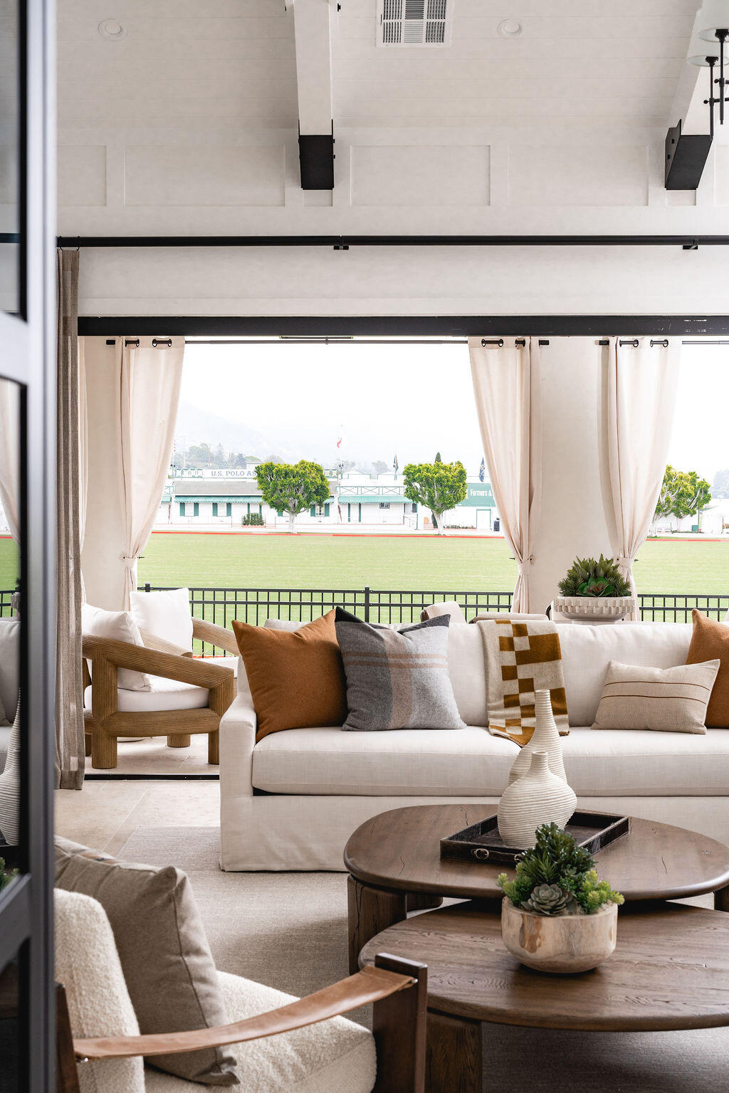 Santa Barbara, California 93013, United States, 3 Bedrooms Bedrooms, ,4 BathroomsBathrooms,Residential,Active,139393