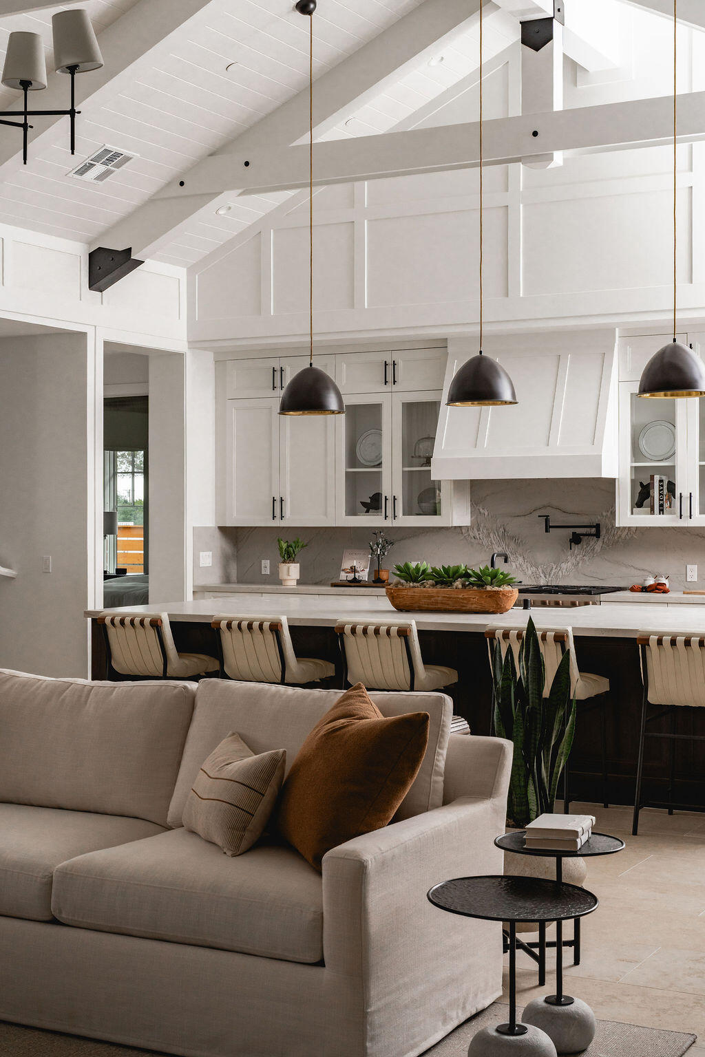 Santa Barbara, California 93013, United States, 3 Bedrooms Bedrooms, ,4 BathroomsBathrooms,Residential,Active,139393