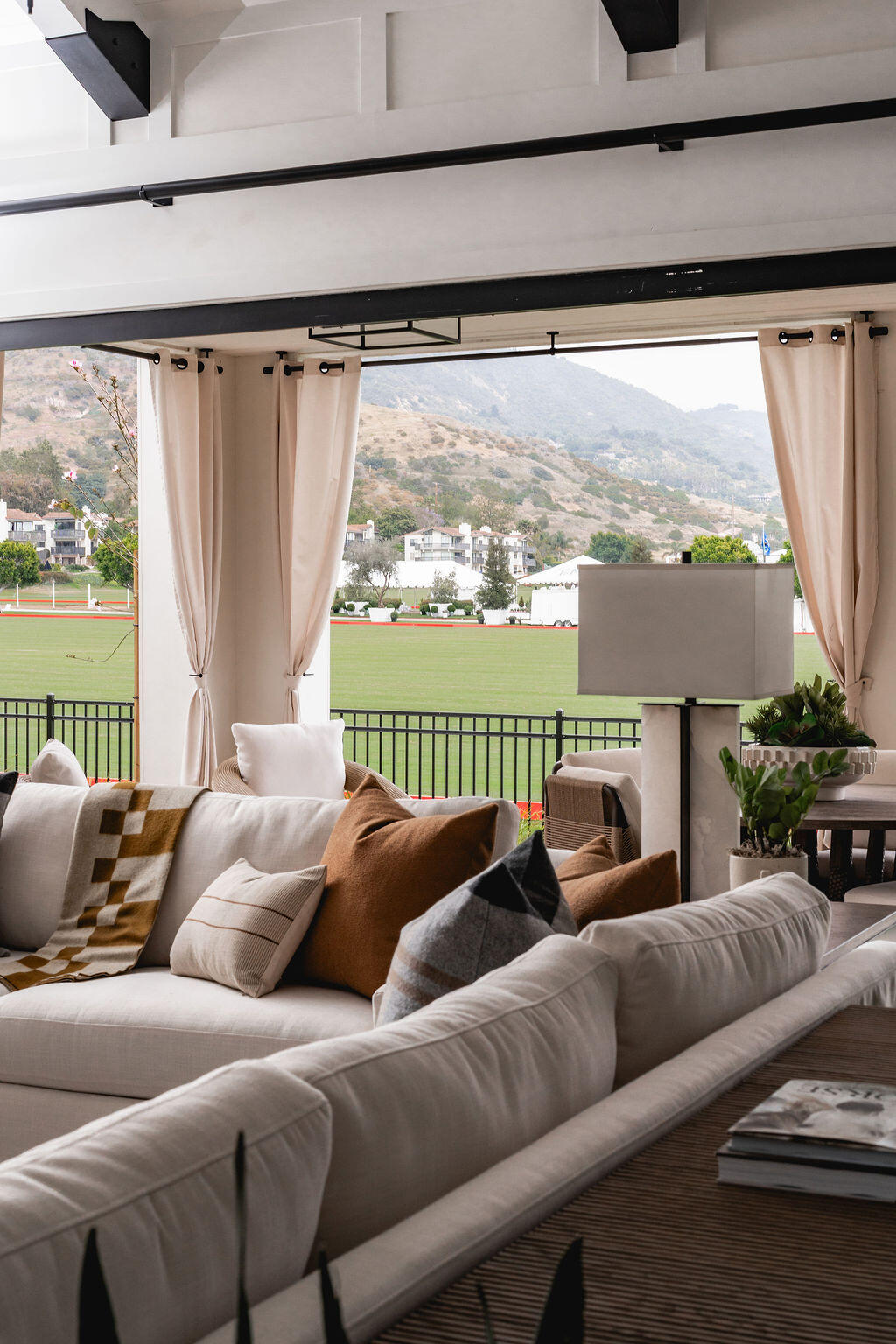 Santa Barbara, California 93013, United States, 3 Bedrooms Bedrooms, ,4 BathroomsBathrooms,Residential,Active,139393