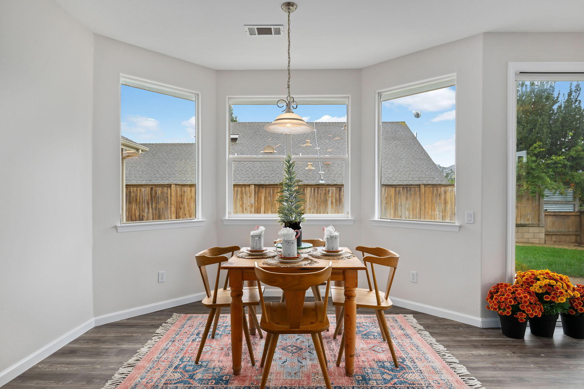 Los Alamos, California 93440, United States, 4 Bedrooms Bedrooms, ,3 BathroomsBathrooms,Residential,Active,247303