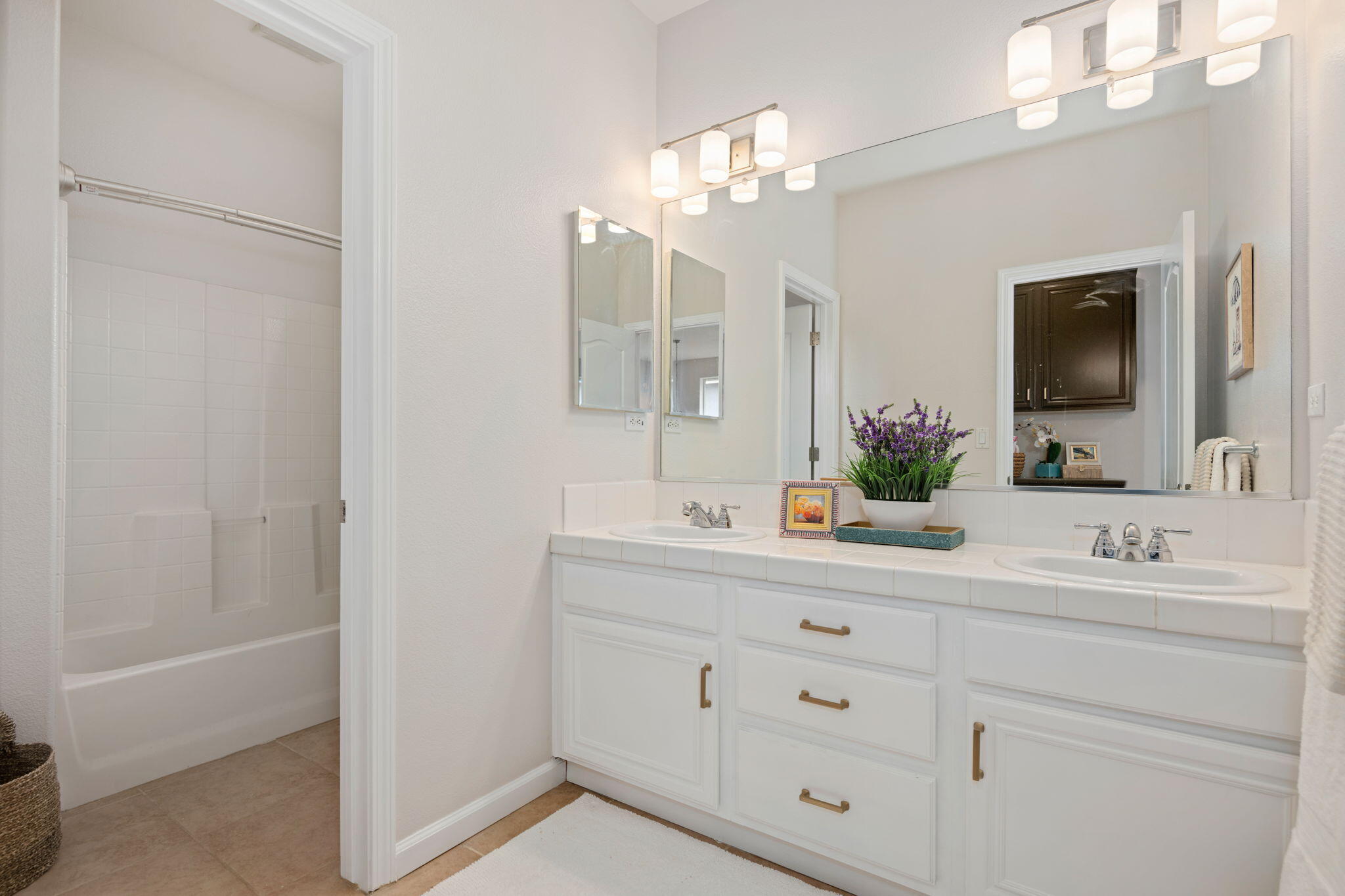 Los Alamos, California 93440, United States, 4 Bedrooms Bedrooms, ,3 BathroomsBathrooms,Residential,Active,247303