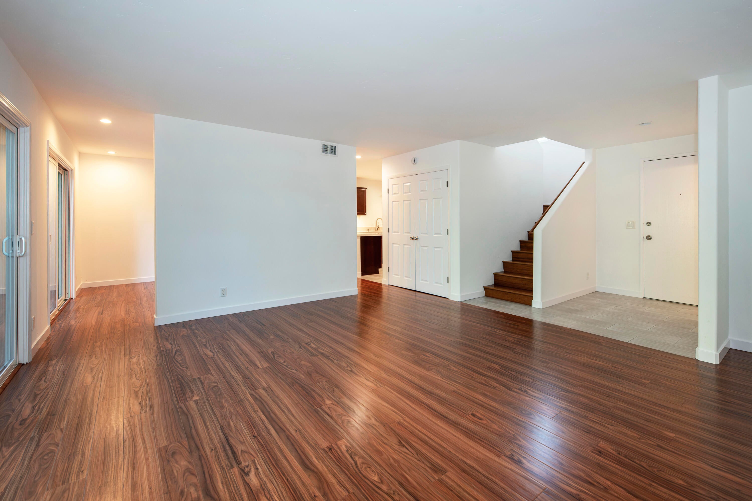 5085 Rhoads Avenue Apt C