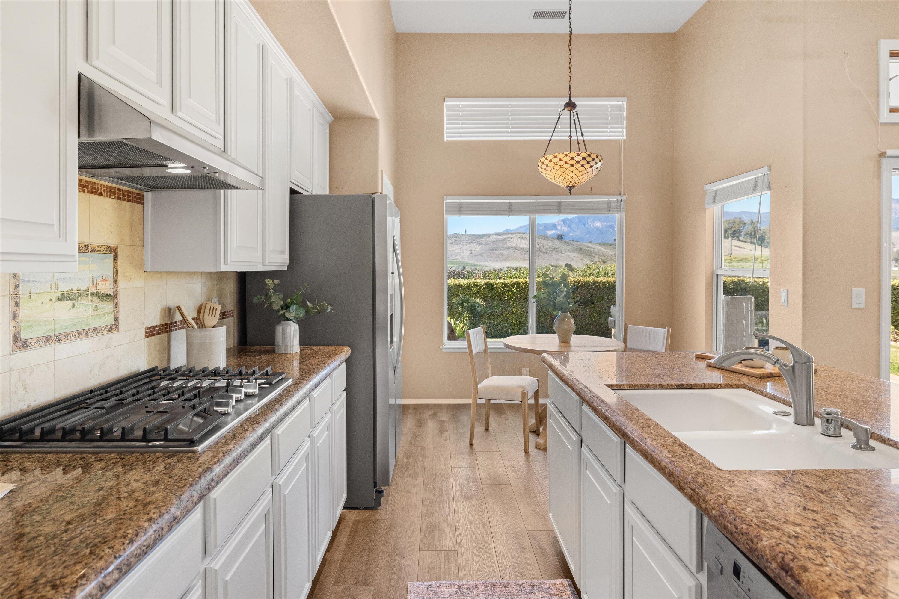 Goleta, California 93117, United States, 4 Bedrooms Bedrooms, ,3 BathroomsBathrooms,Residential,Pending,81965