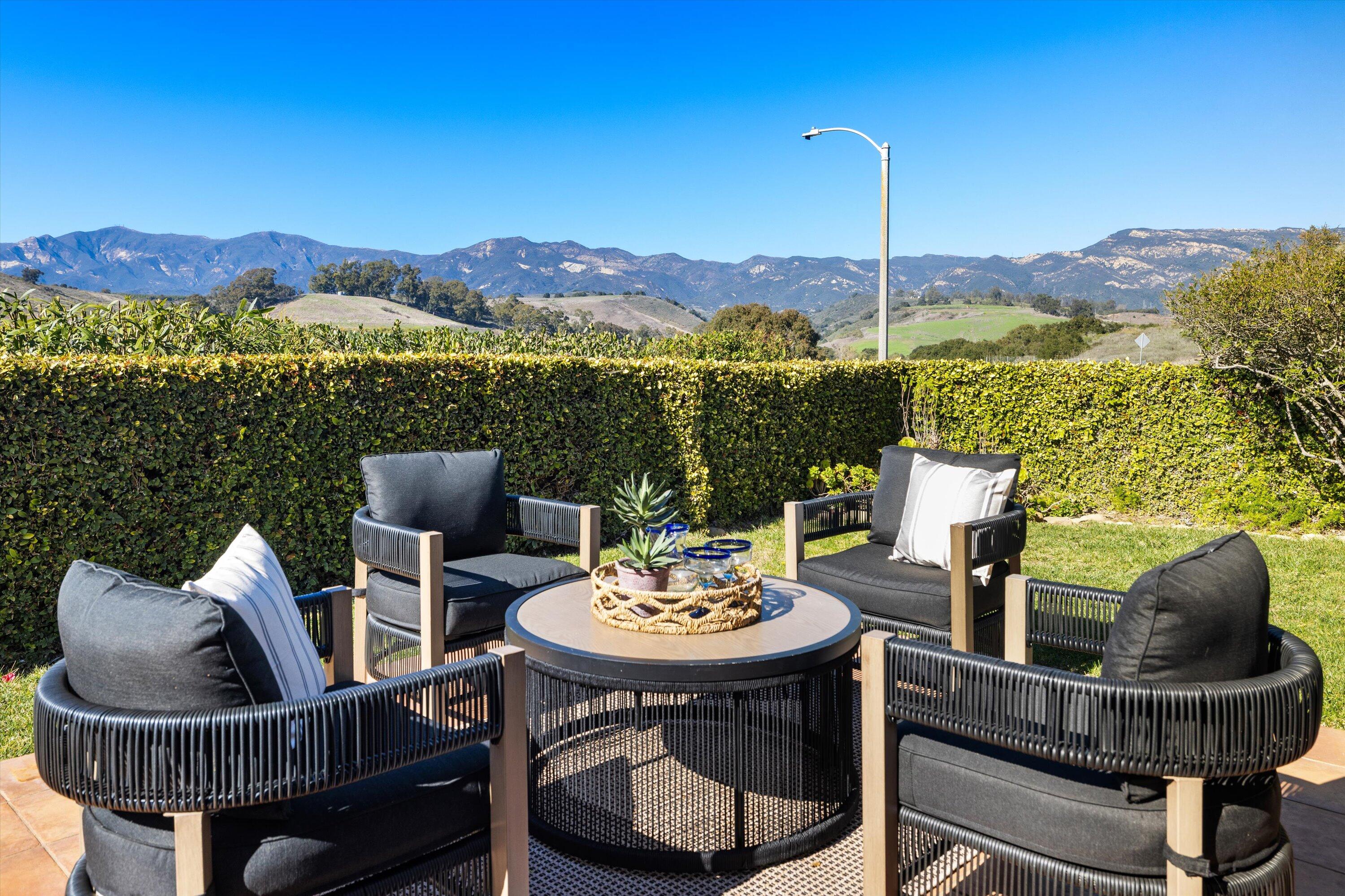 Goleta, California 93117, United States, 4 Bedrooms Bedrooms, ,3 BathroomsBathrooms,Residential,Pending,81965