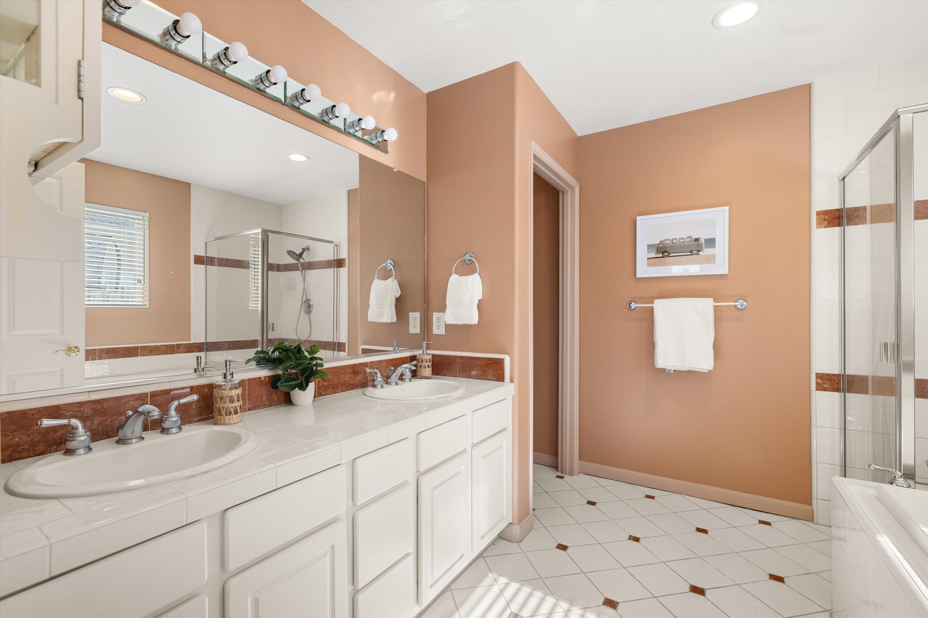 Goleta, California 93117, United States, 4 Bedrooms Bedrooms, ,3 BathroomsBathrooms,Residential,Pending,81965