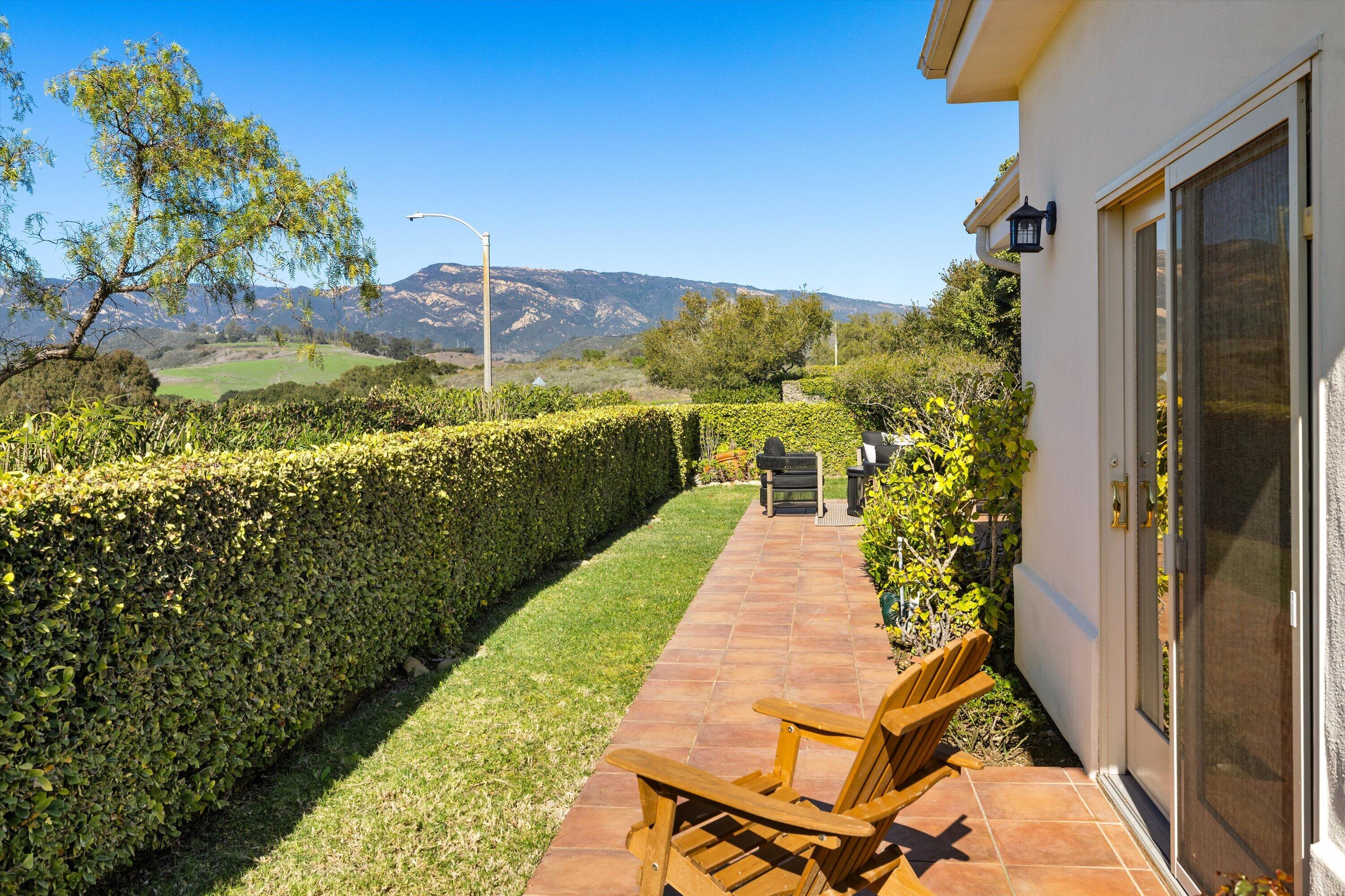 Goleta, California 93117, United States, 4 Bedrooms Bedrooms, ,3 BathroomsBathrooms,Residential,Pending,81965