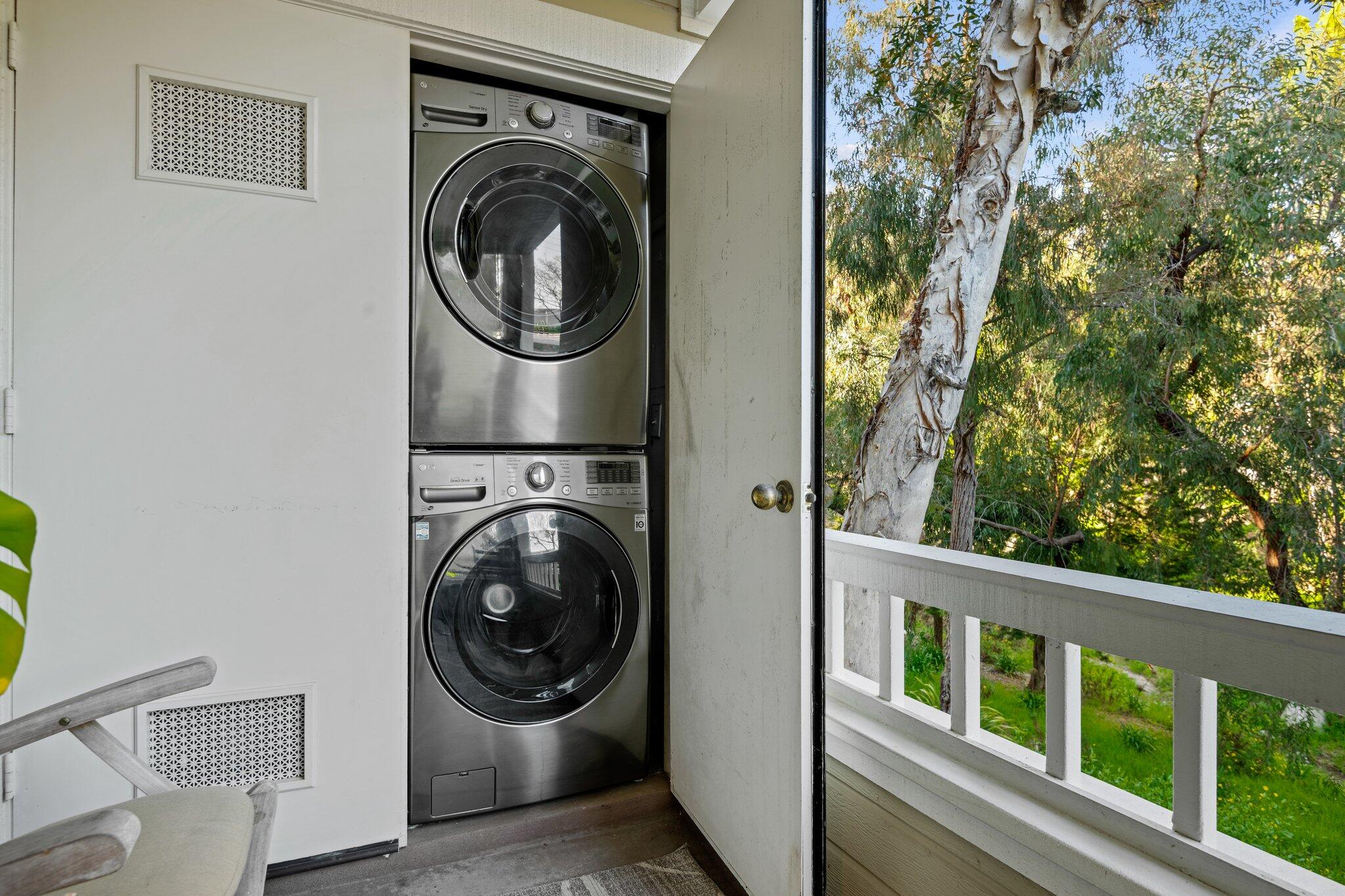 Santa Barbara, California 93117, United States, 3 Bedrooms Bedrooms, ,2 BathroomsBathrooms,Residential,Pending,105419