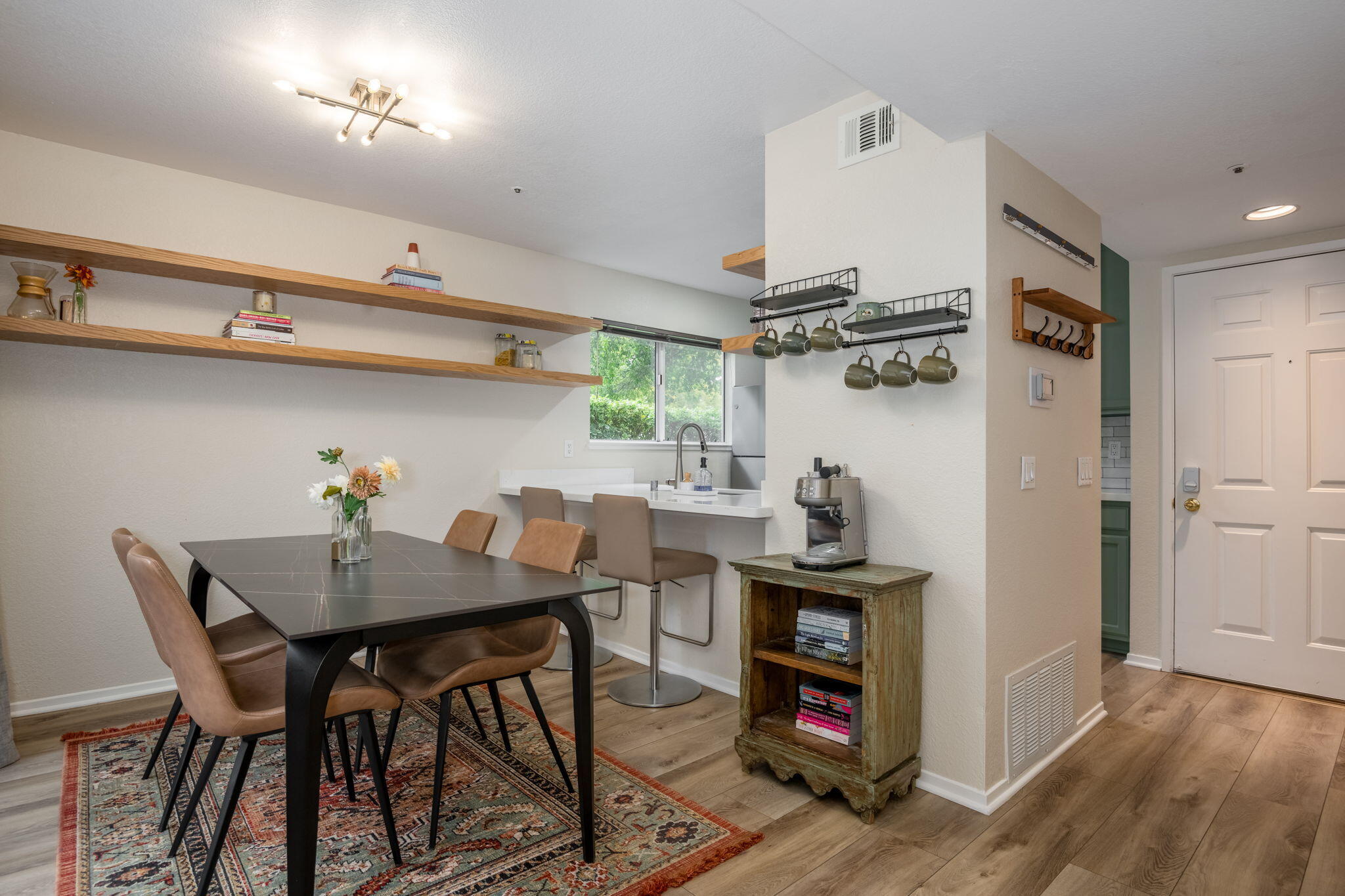 Santa Barbara, California 93110, United States, 2 Bedrooms Bedrooms, ,2 BathroomsBathrooms,Residential,Pending,114488