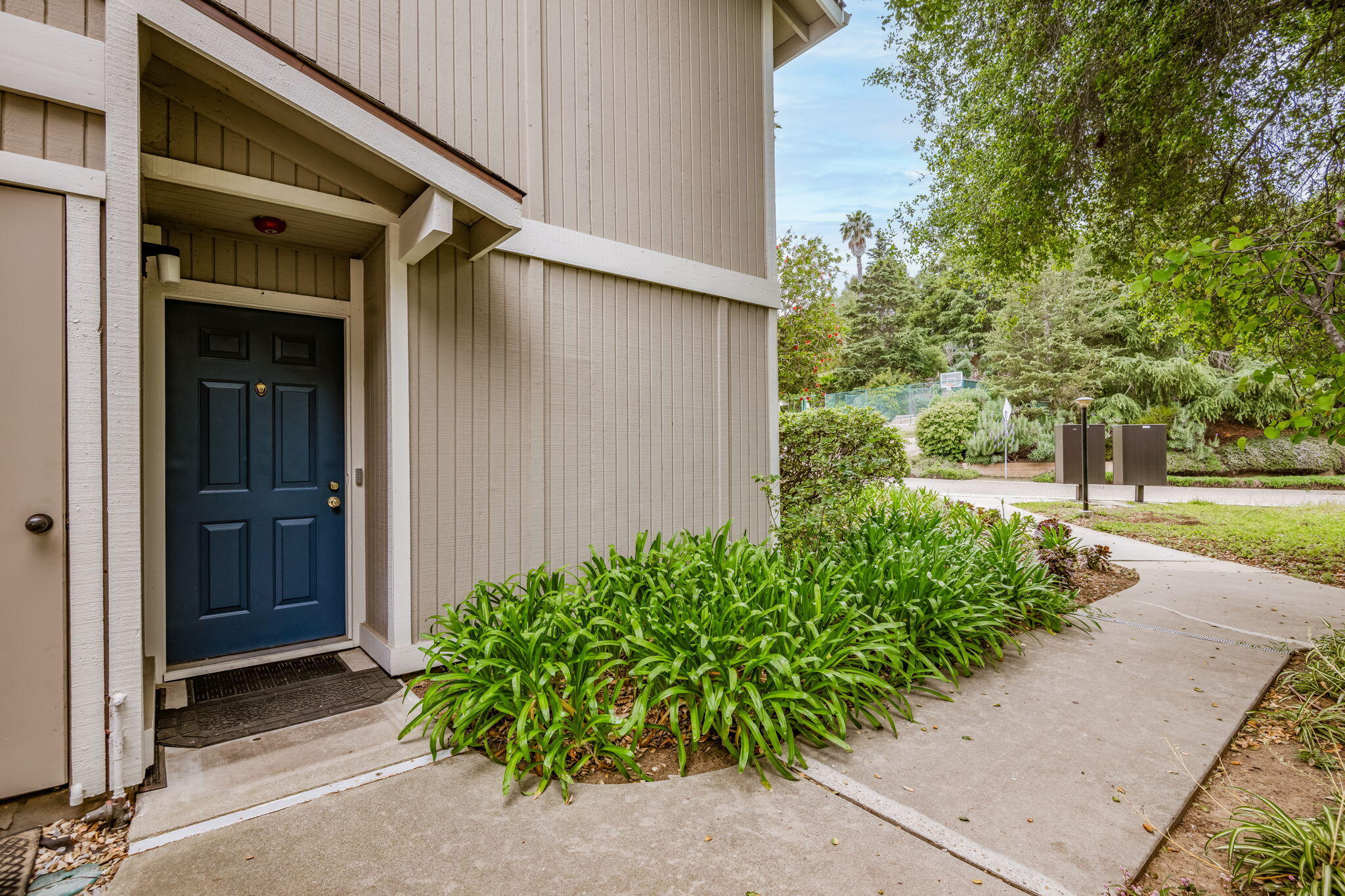 Santa Barbara, California 93110, United States, 2 Bedrooms Bedrooms, ,2 BathroomsBathrooms,Residential,Pending,114488