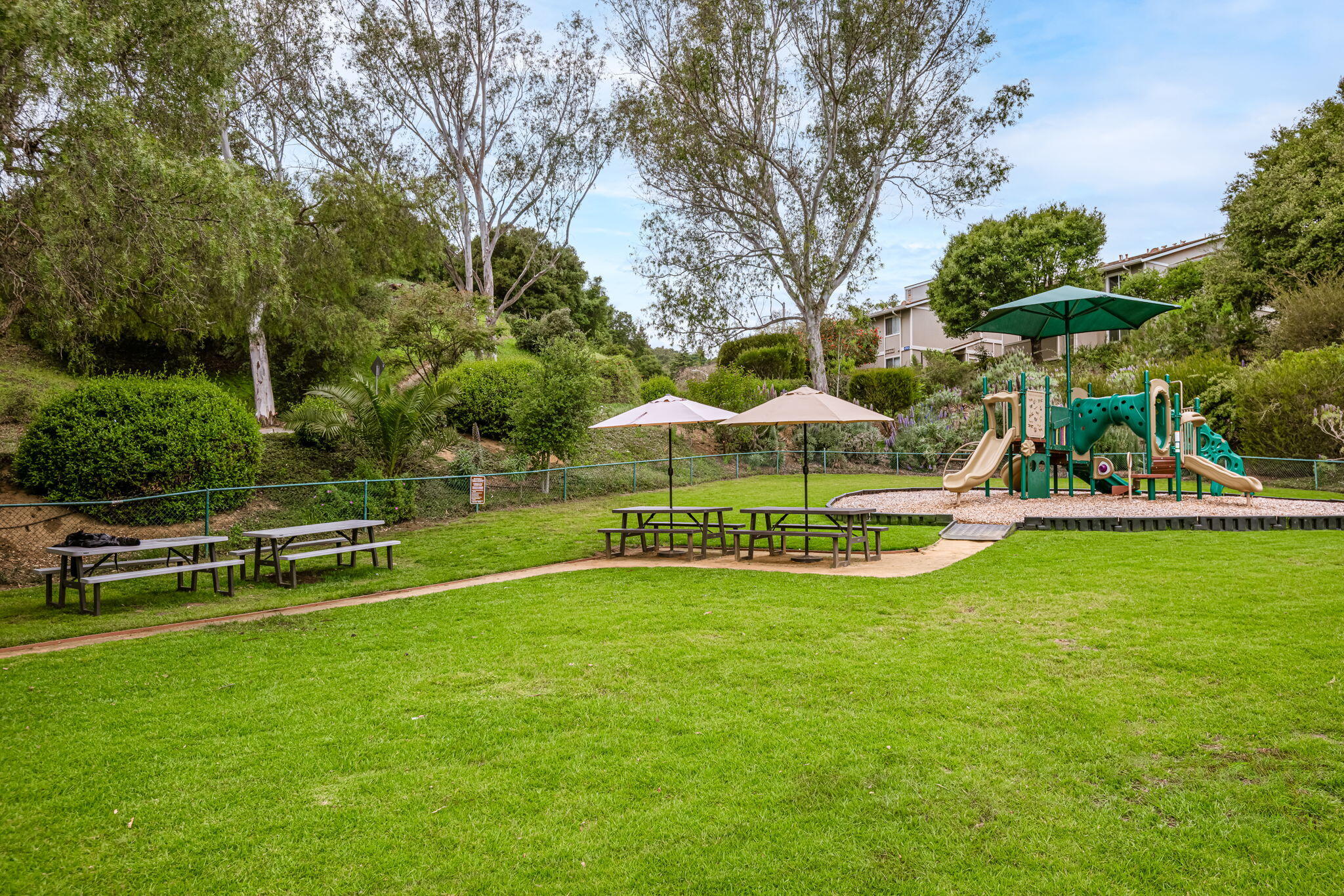 Santa Barbara, California 93110, United States, 2 Bedrooms Bedrooms, ,2 BathroomsBathrooms,Residential,Pending,114488