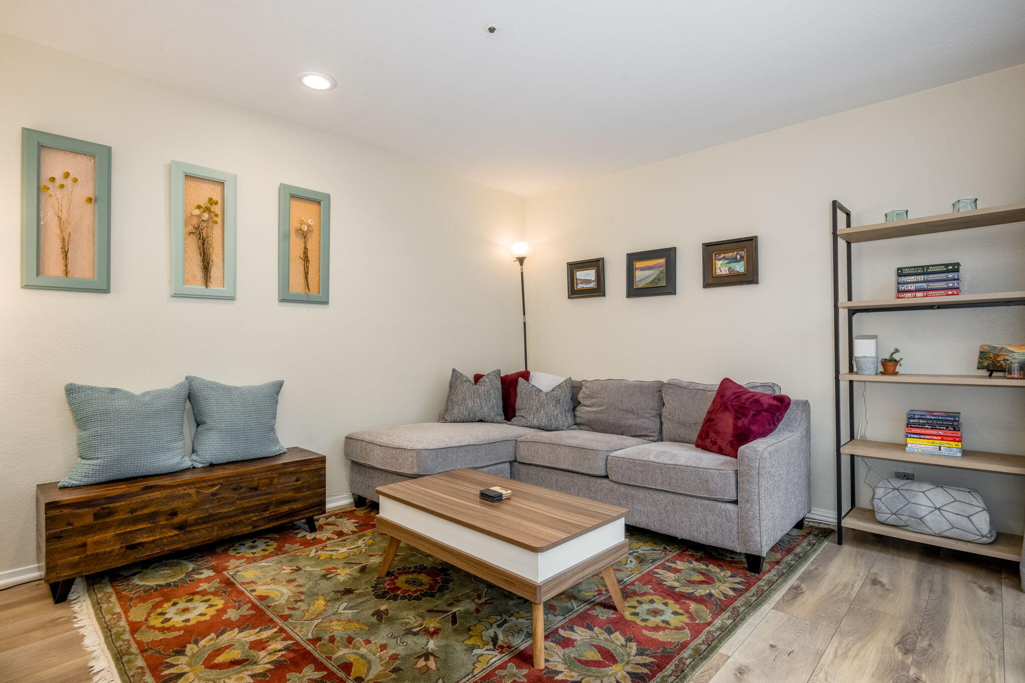 Santa Barbara, California 93110, United States, 2 Bedrooms Bedrooms, ,2 BathroomsBathrooms,Residential,Pending,114488