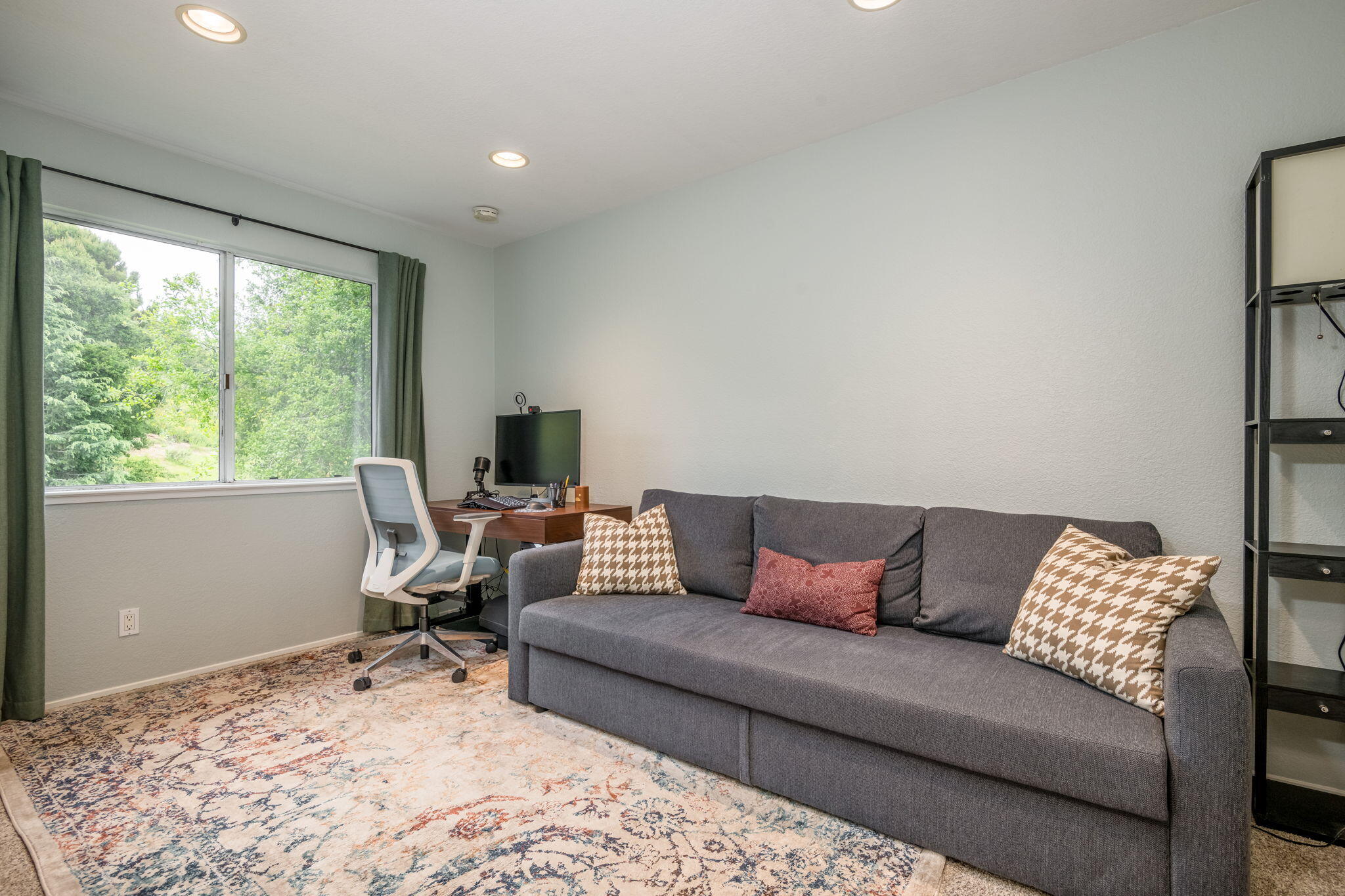 Santa Barbara, California 93110, United States, 2 Bedrooms Bedrooms, ,2 BathroomsBathrooms,Residential,Pending,114488