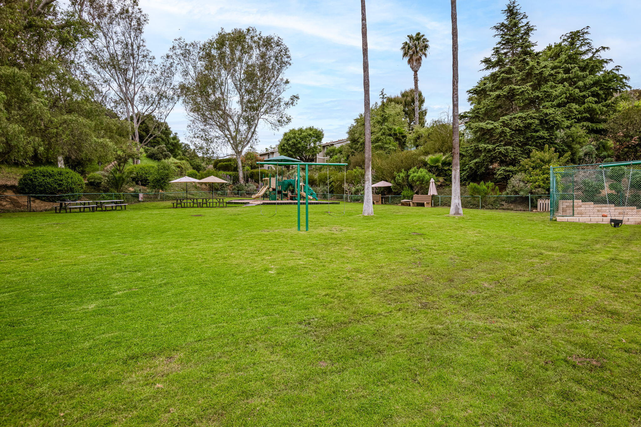 Santa Barbara, California 93110, United States, 2 Bedrooms Bedrooms, ,2 BathroomsBathrooms,Residential,Pending,114488