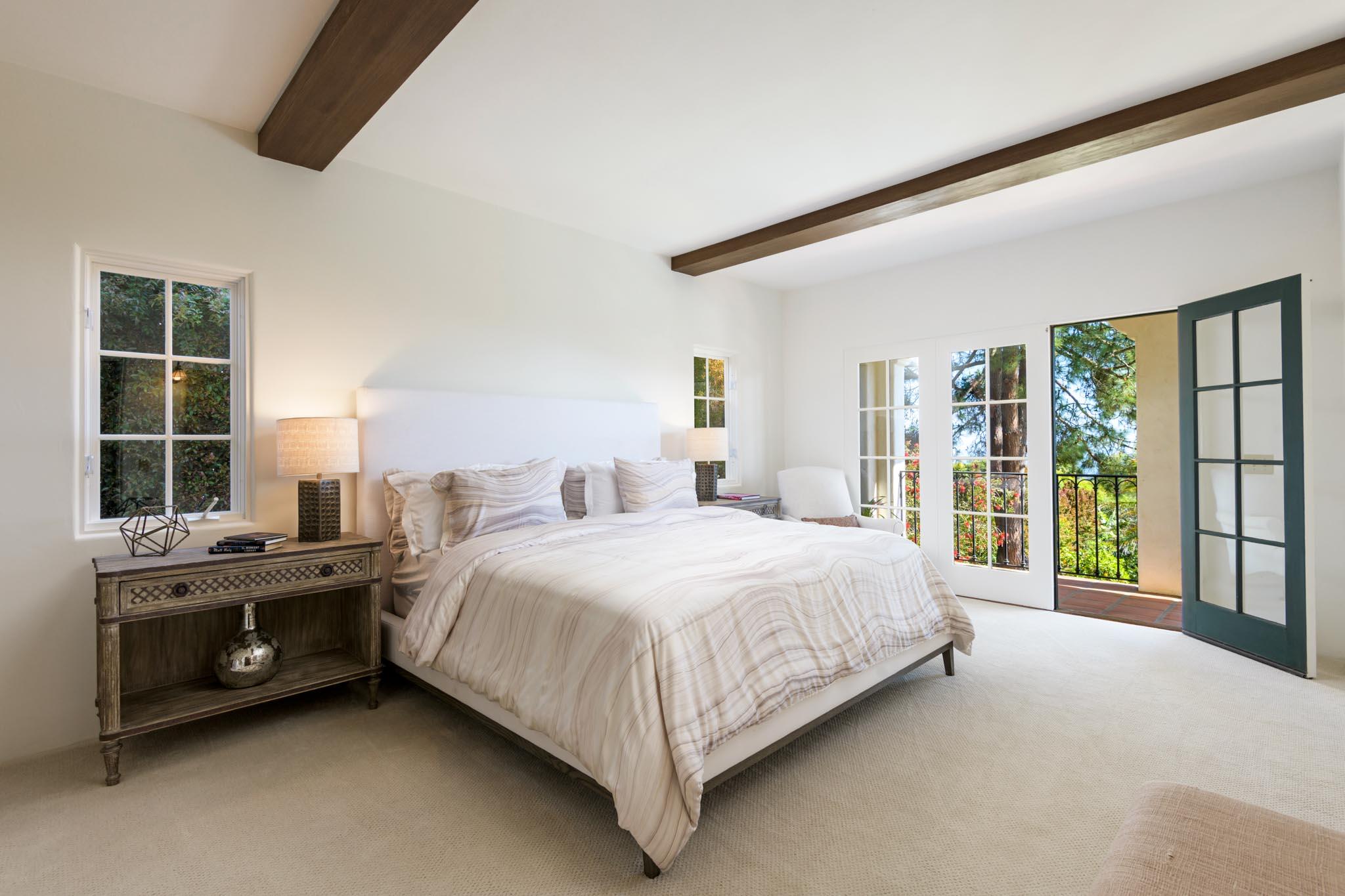 Santa Barbara, California 93103, United States, 4 Bedrooms Bedrooms, ,5 BathroomsBathrooms,Residential,Pending,132889