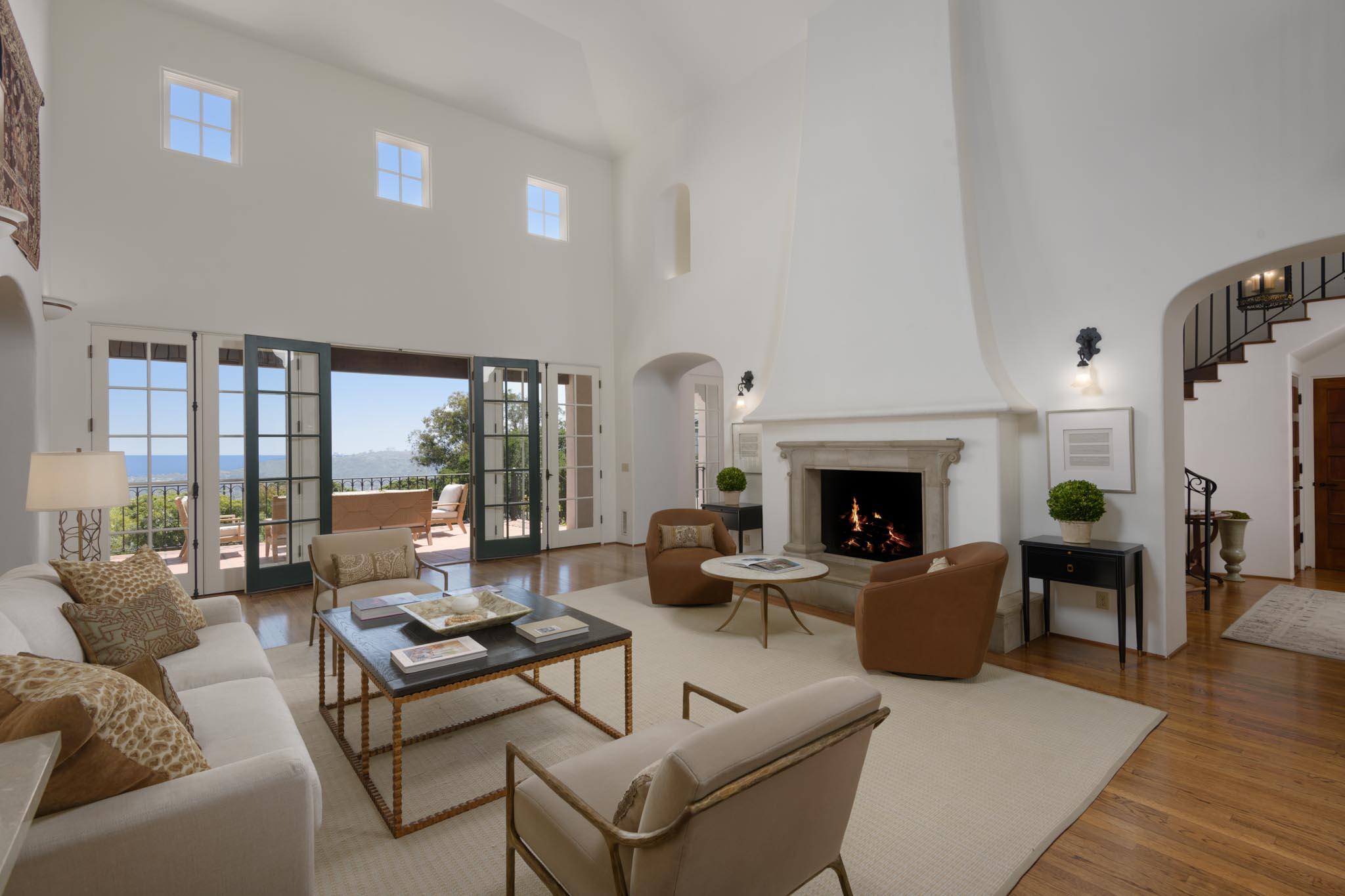 Santa Barbara, California 93103, United States, 4 Bedrooms Bedrooms, ,5 BathroomsBathrooms,Residential,Pending,132889