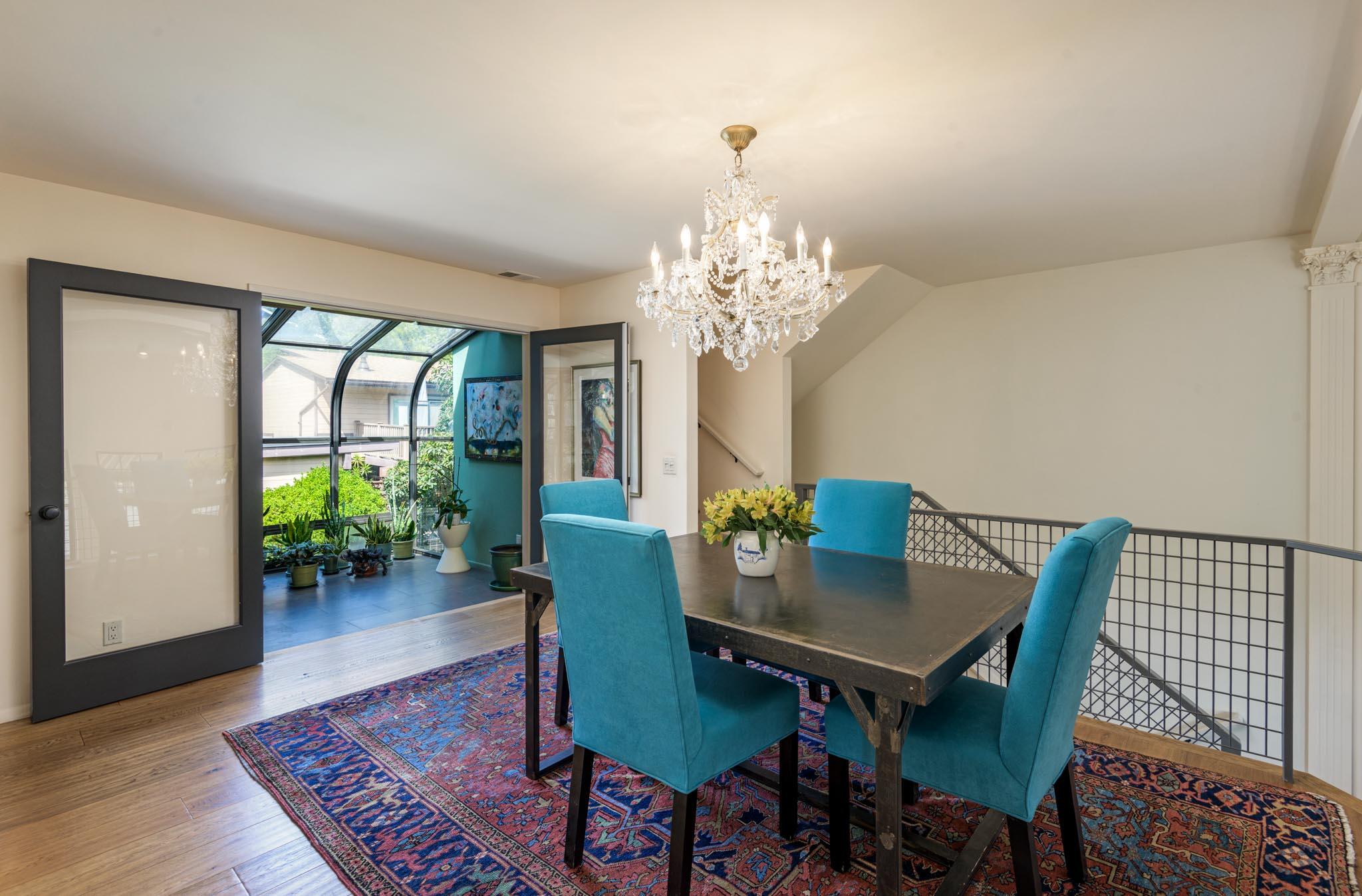 Santa Barbara, California 93101, United States, 2 Bedrooms Bedrooms, ,3 BathroomsBathrooms,Residential,Active,201731