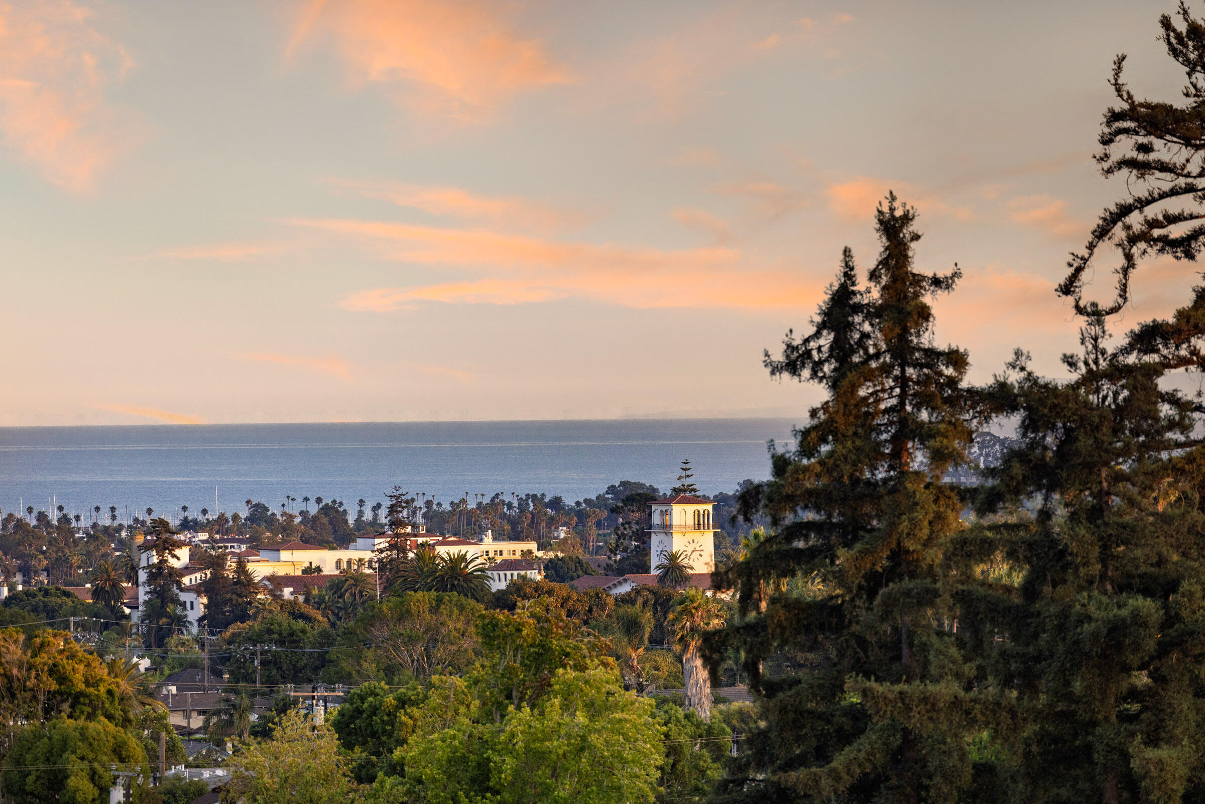 Santa Barbara, California 93101, United States, 2 Bedrooms Bedrooms, ,3 BathroomsBathrooms,Residential,Active,201731