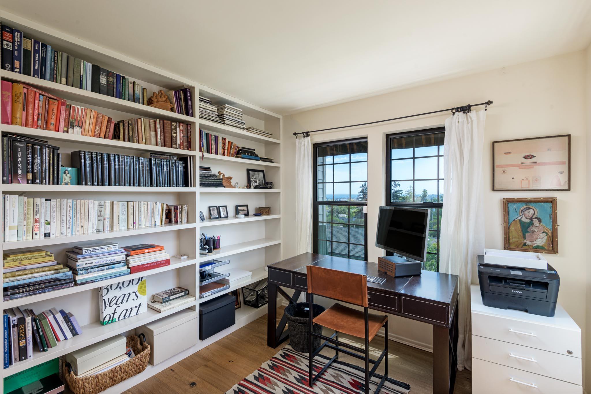 Santa Barbara, California 93101, United States, 2 Bedrooms Bedrooms, ,3 BathroomsBathrooms,Residential,Active,201731