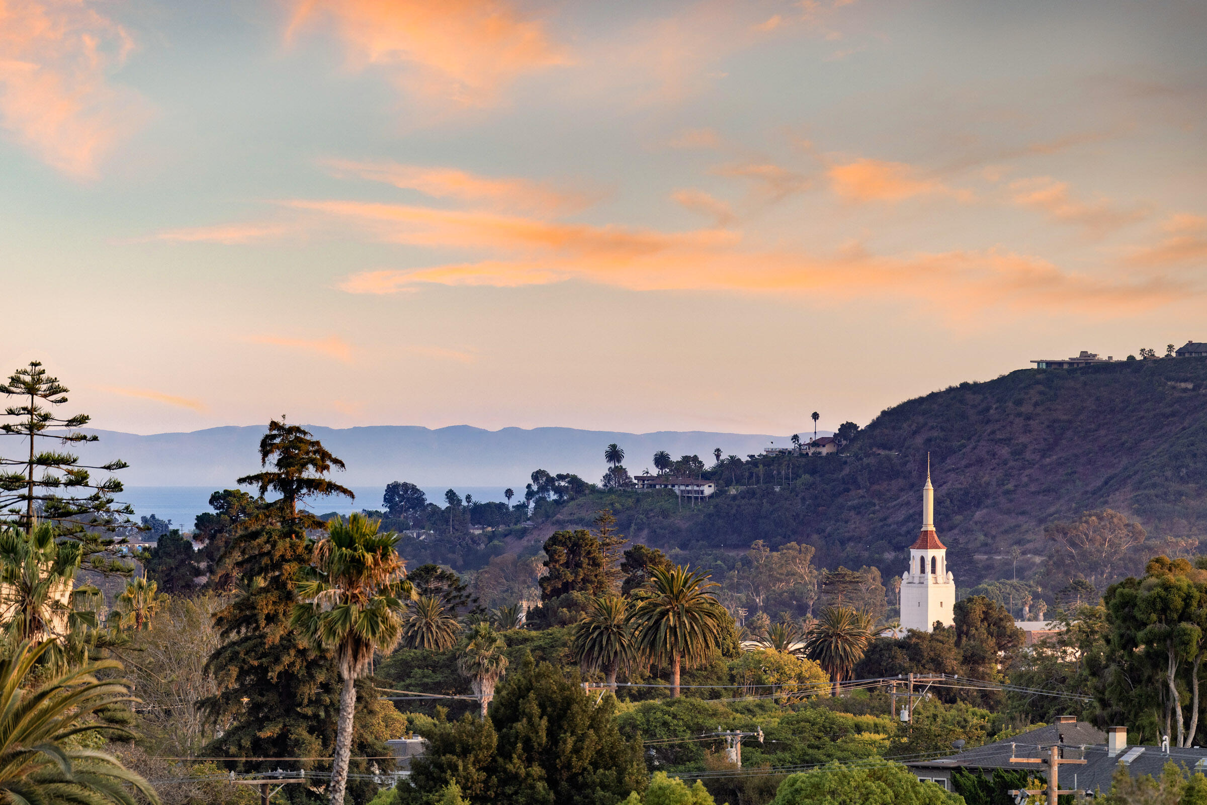 Santa Barbara, California 93101, United States, 2 Bedrooms Bedrooms, ,3 BathroomsBathrooms,Residential,Active,201731