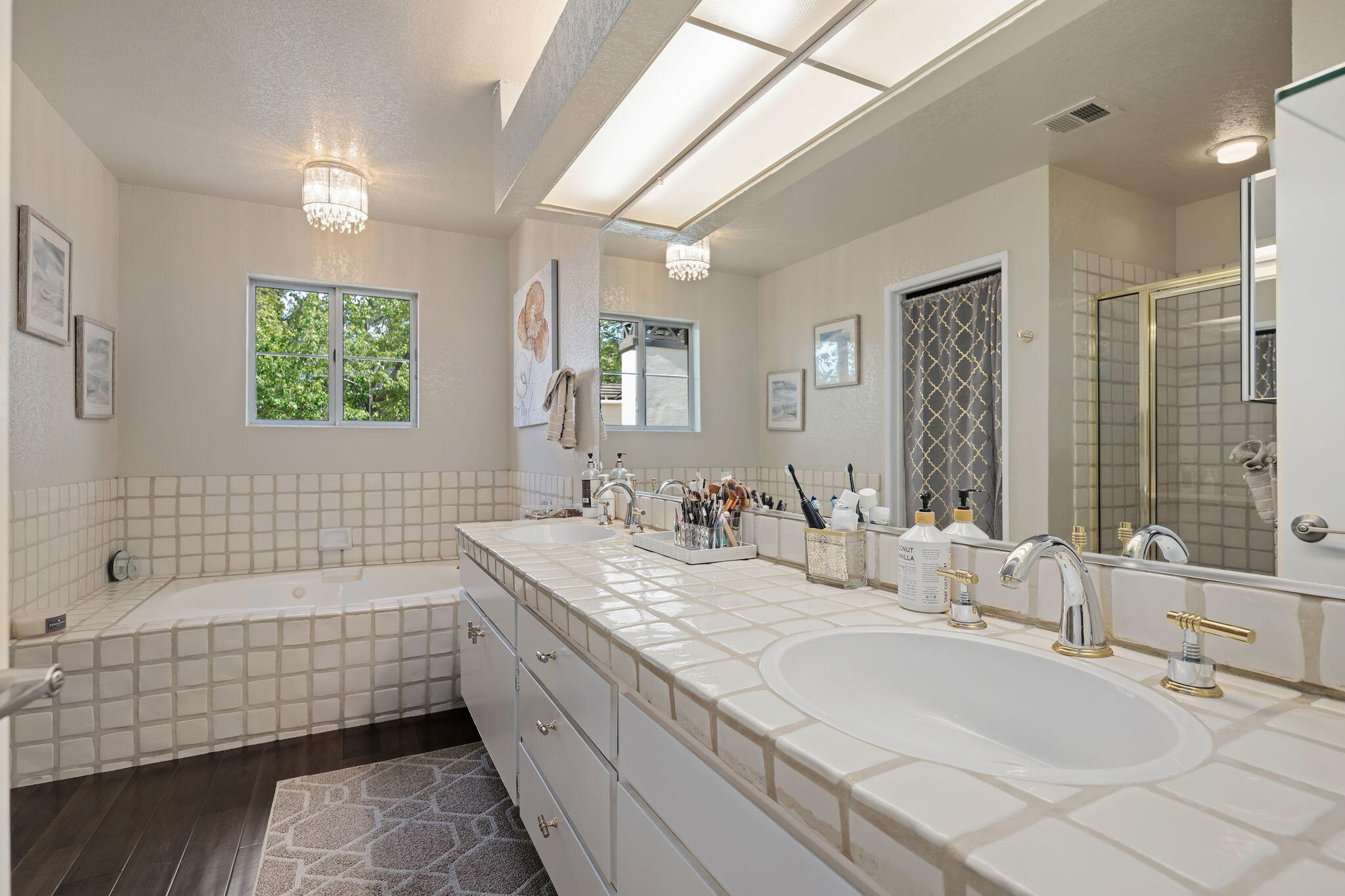 Santa Barbara, California 93105, United States, 3 Bedrooms Bedrooms, ,2 BathroomsBathrooms,Residential,Active,111760