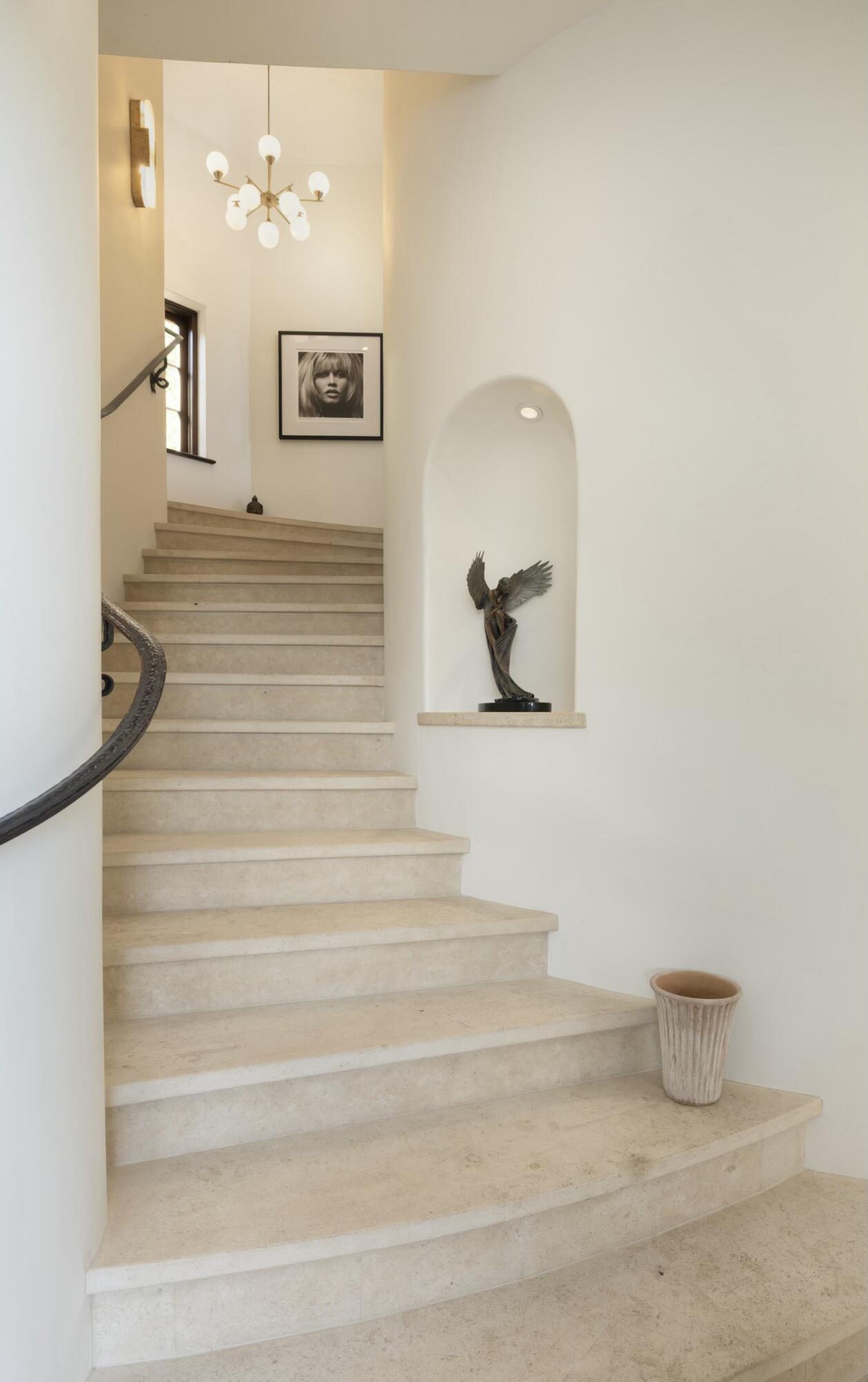 Montecito, California 93108, United States, 4 Bedrooms Bedrooms, ,6 BathroomsBathrooms,Residential,Active,102322