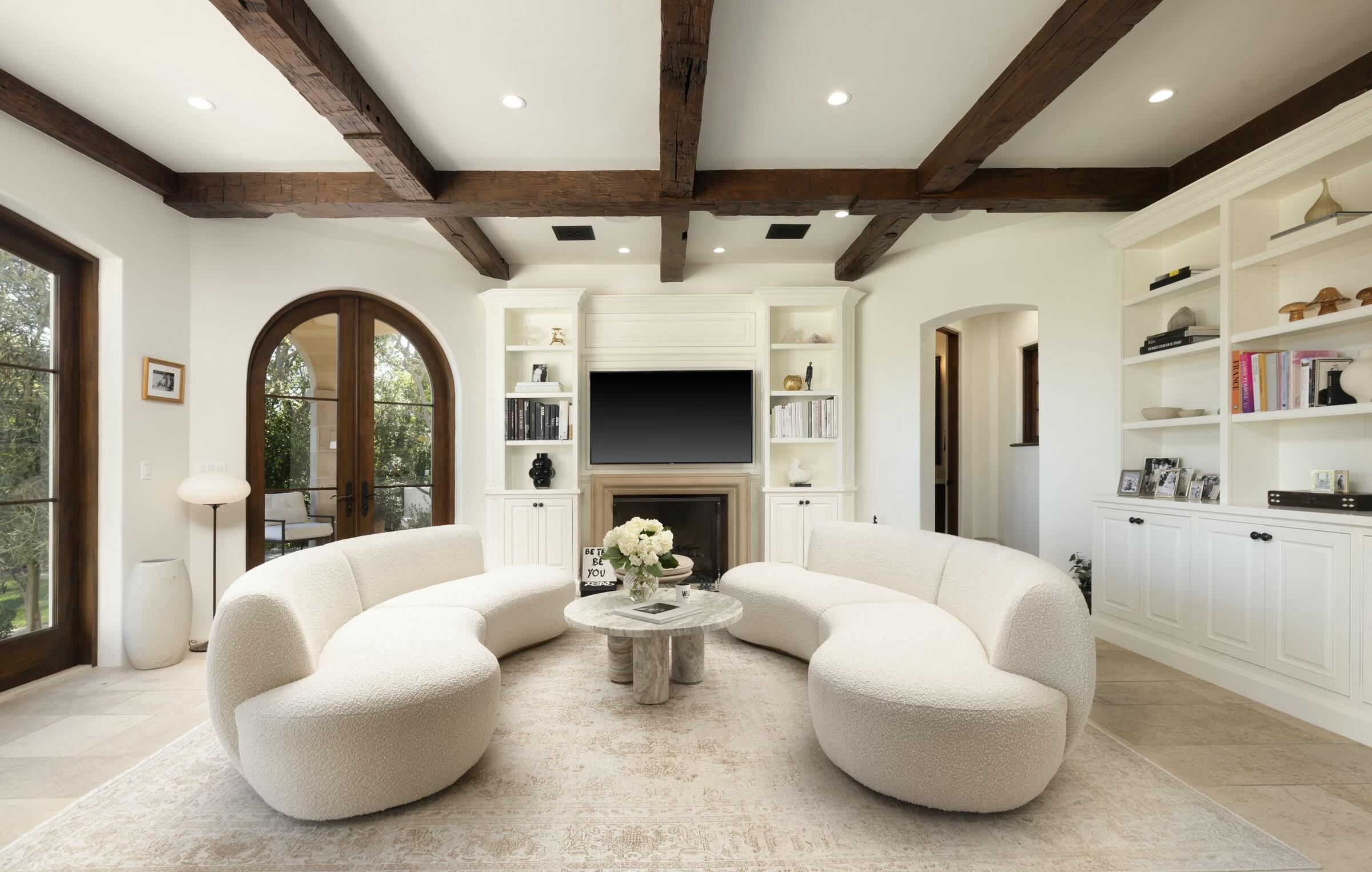 Montecito, California 93108, United States, 4 Bedrooms Bedrooms, ,6 BathroomsBathrooms,Residential,Active,102322