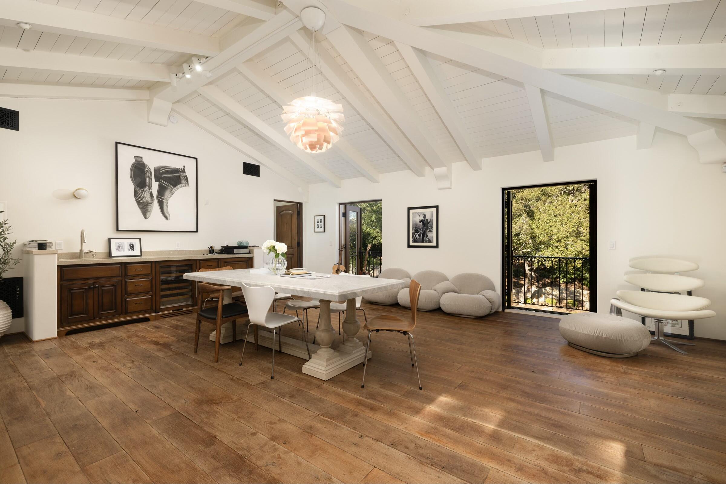 Montecito, California 93108, United States, 4 Bedrooms Bedrooms, ,6 BathroomsBathrooms,Residential,Active,102322