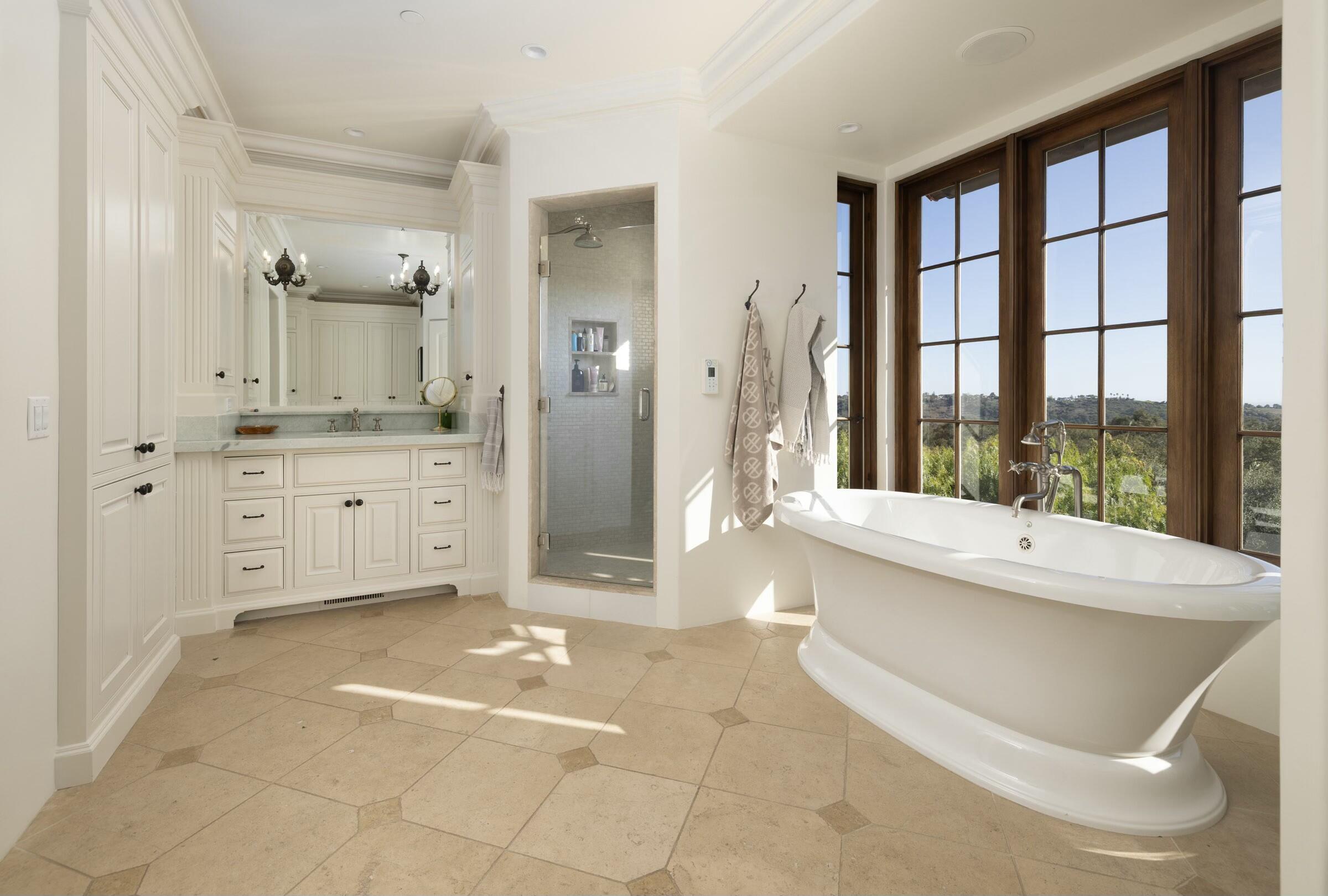 Montecito, California 93108, United States, 4 Bedrooms Bedrooms, ,6 BathroomsBathrooms,Residential,Active,102322