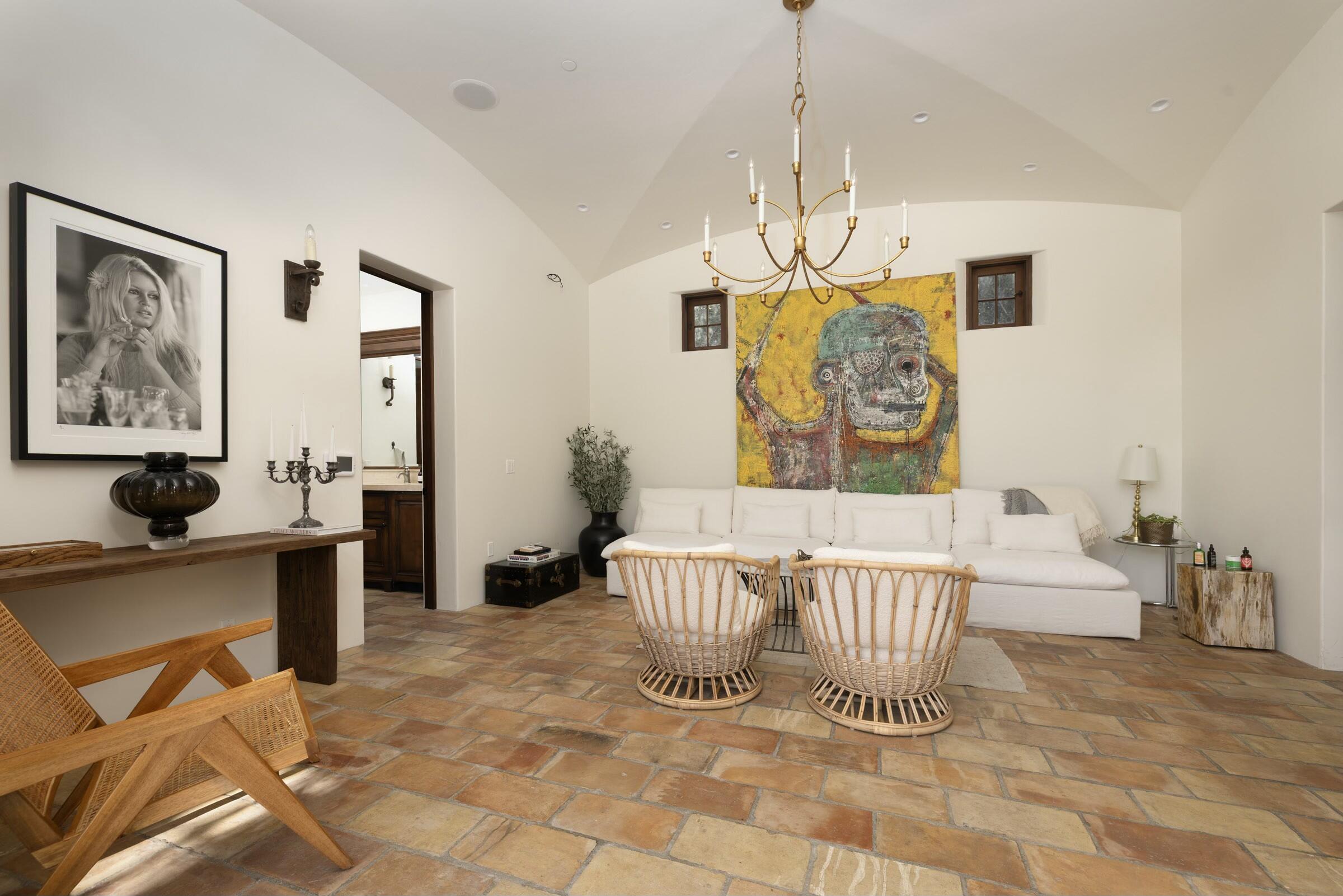 Montecito, California 93108, United States, 4 Bedrooms Bedrooms, ,6 BathroomsBathrooms,Residential,Active,102322