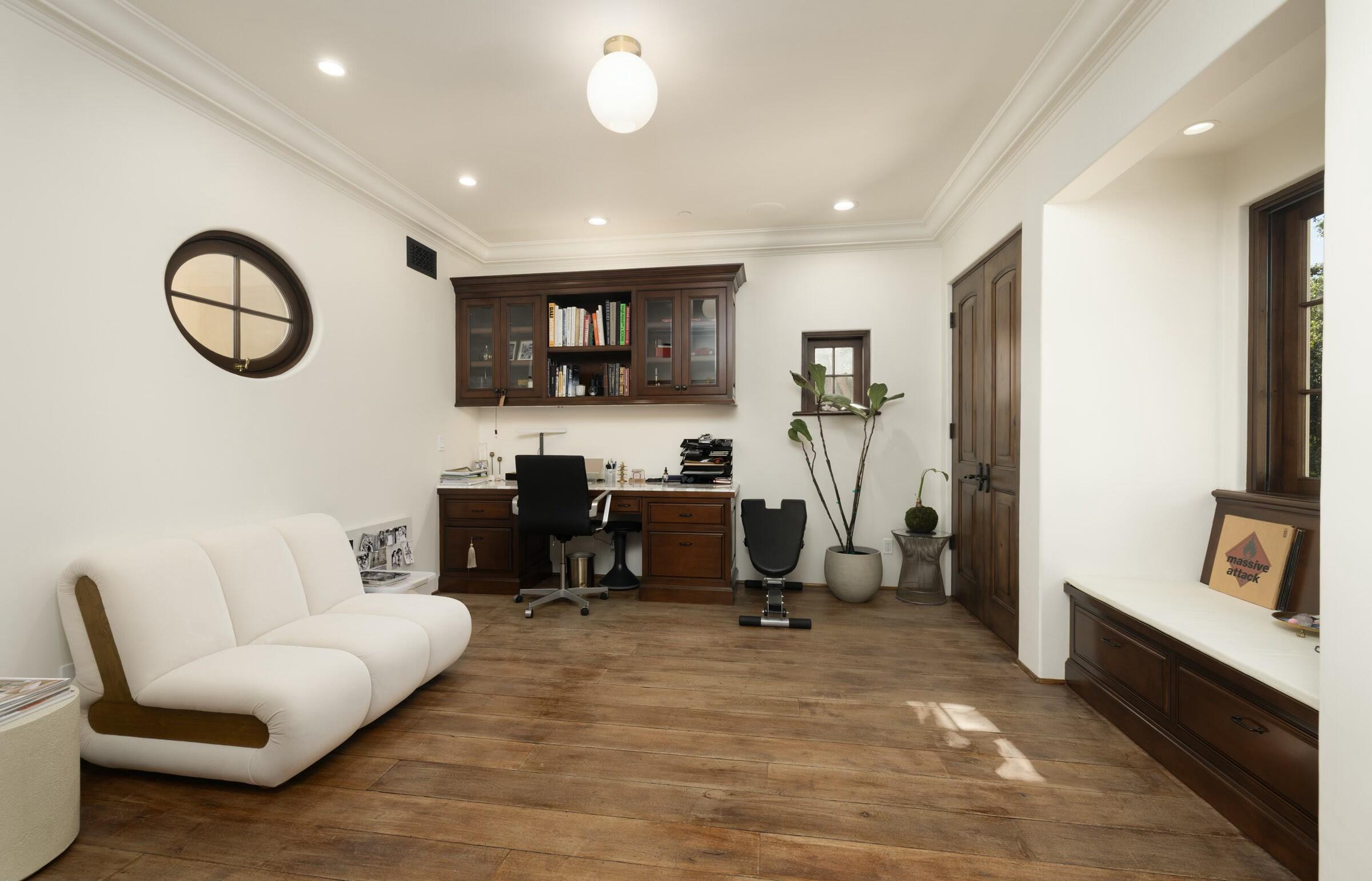 Montecito, California 93108, United States, 4 Bedrooms Bedrooms, ,6 BathroomsBathrooms,Residential,Active,102322