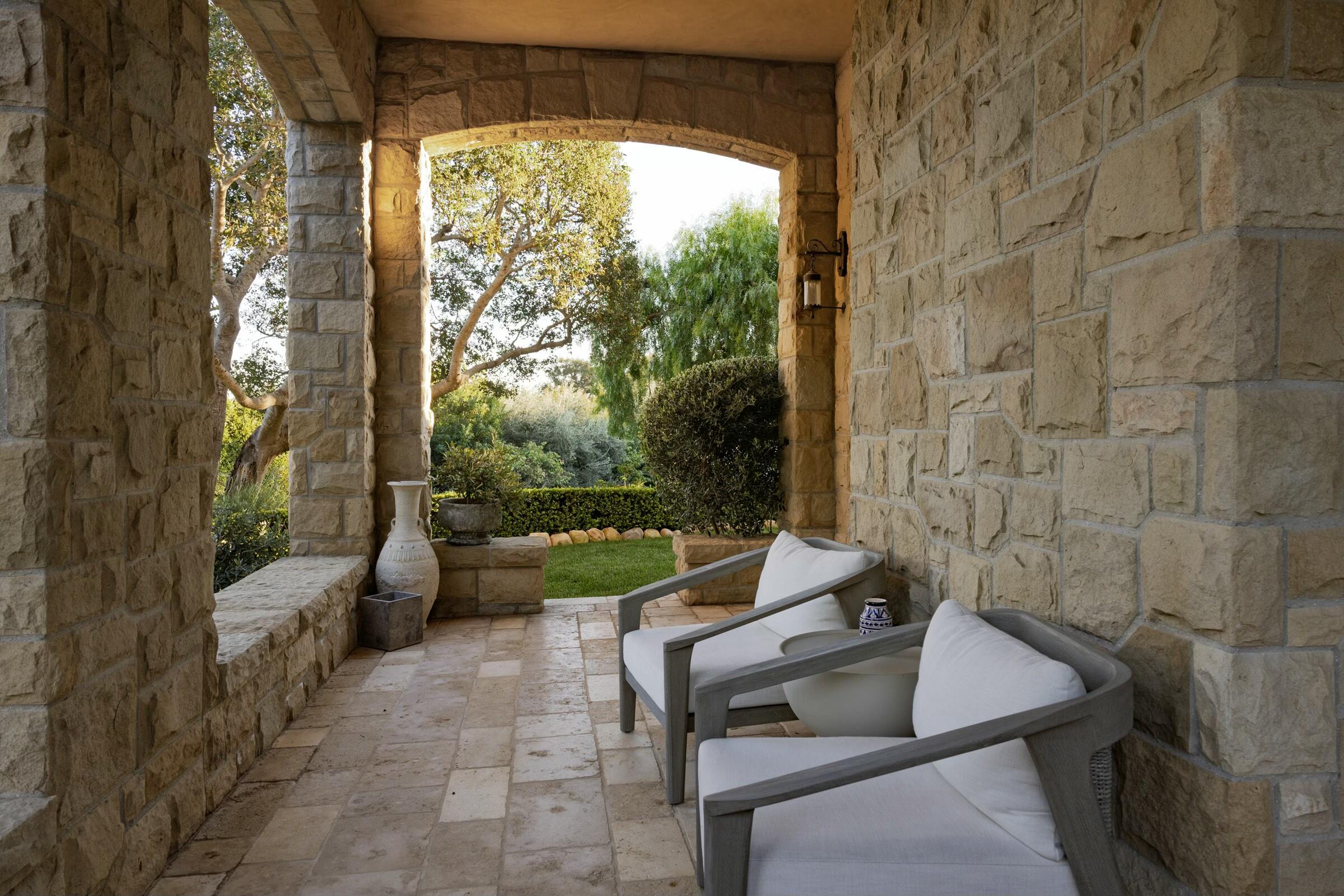 Montecito, California 93108, United States, 4 Bedrooms Bedrooms, ,6 BathroomsBathrooms,Residential,Active,102322