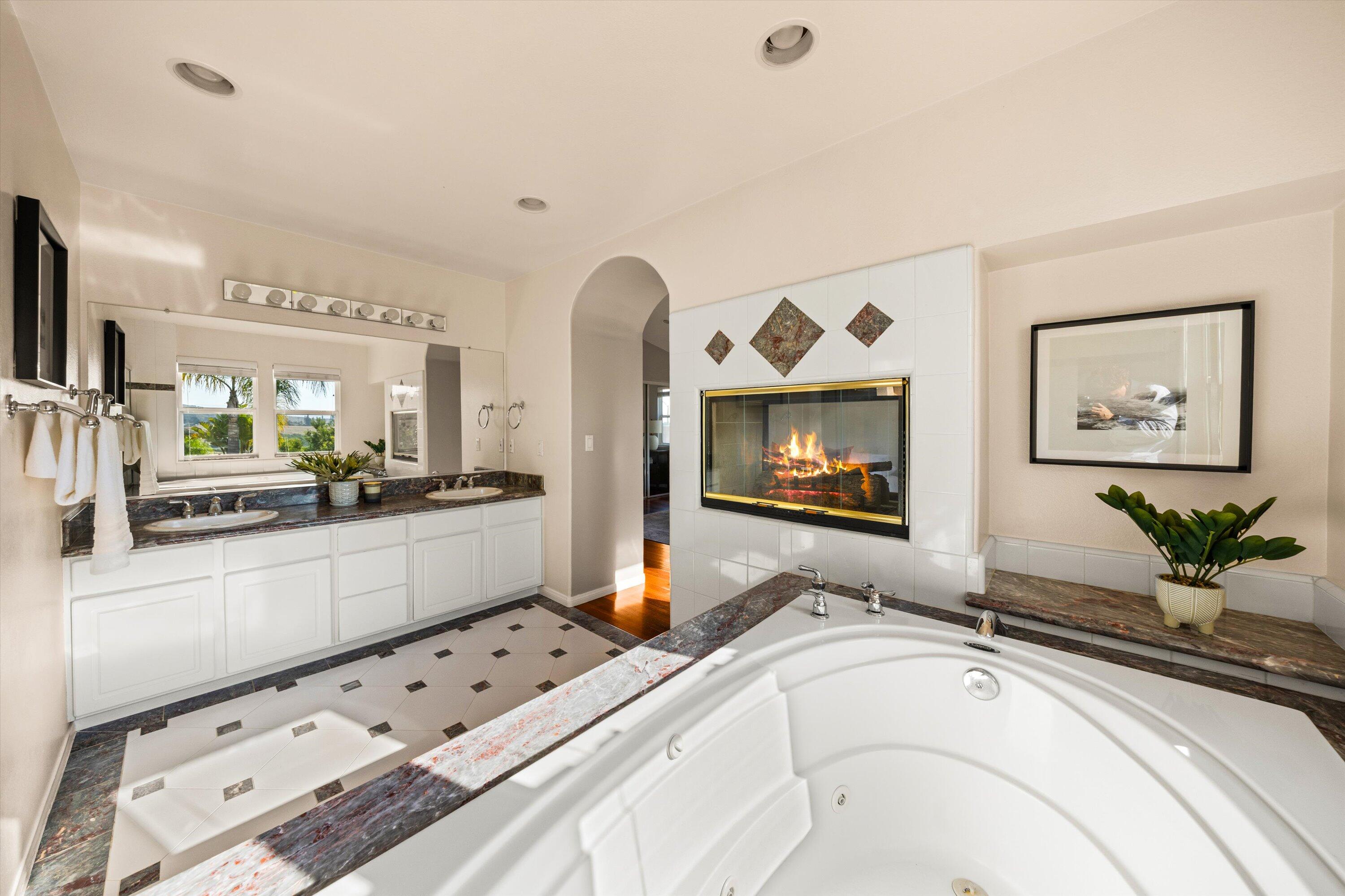 Goleta, California 93117, United States, 4 Bedrooms Bedrooms, ,3 BathroomsBathrooms,Residential,Active,150004