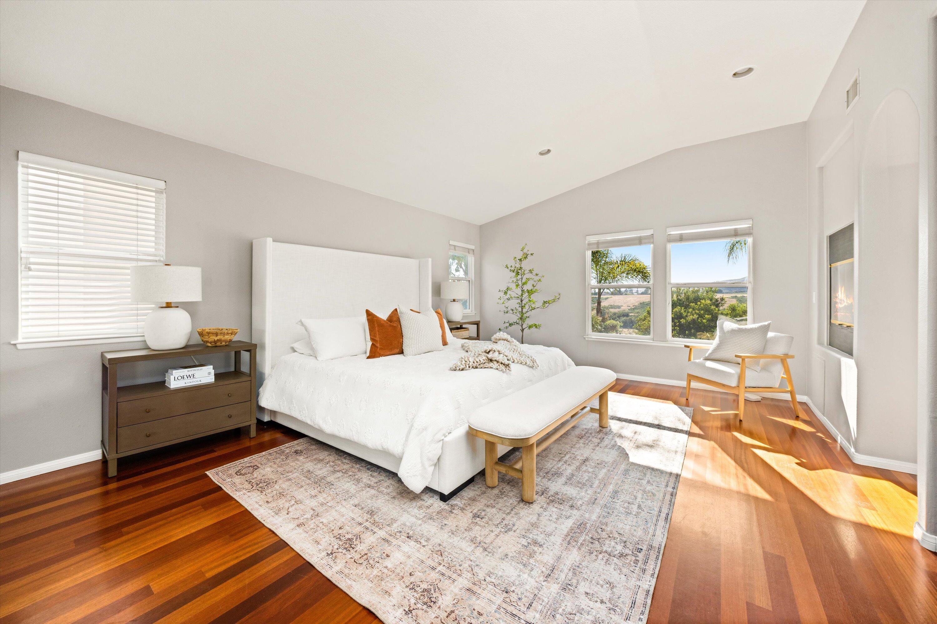 Goleta, California 93117, United States, 4 Bedrooms Bedrooms, ,3 BathroomsBathrooms,Residential,Active,150004