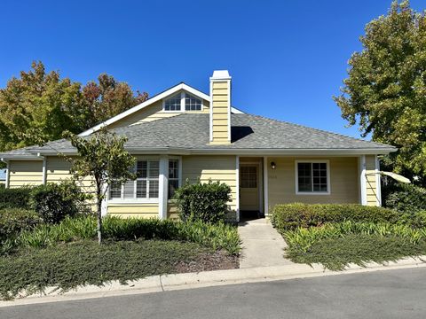 1525 Meadow Circle CARPINTERIA CA 93013