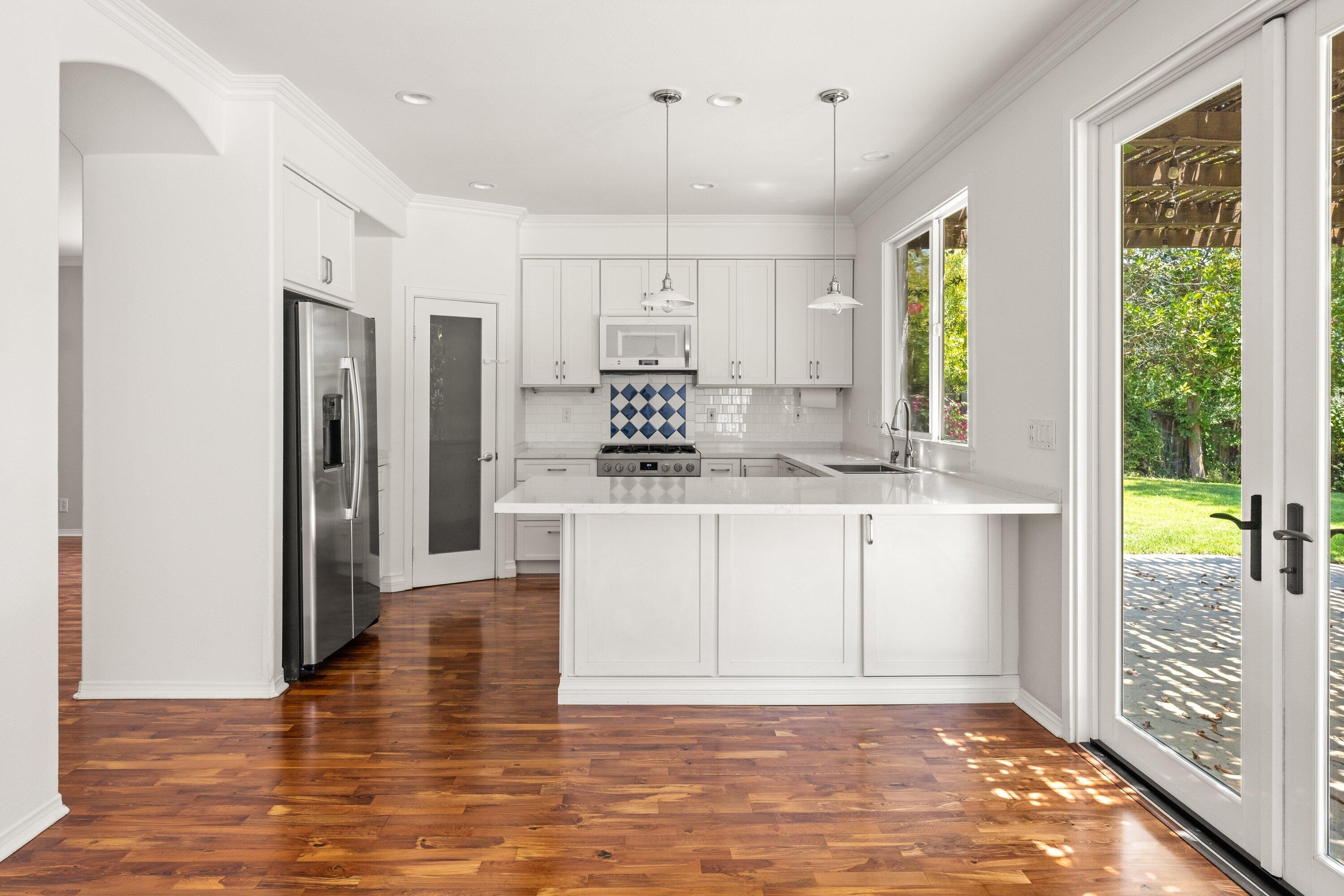 Goleta, California 93117, United States, 6 Bedrooms Bedrooms, ,3 BathroomsBathrooms,Residential,Pending,189379