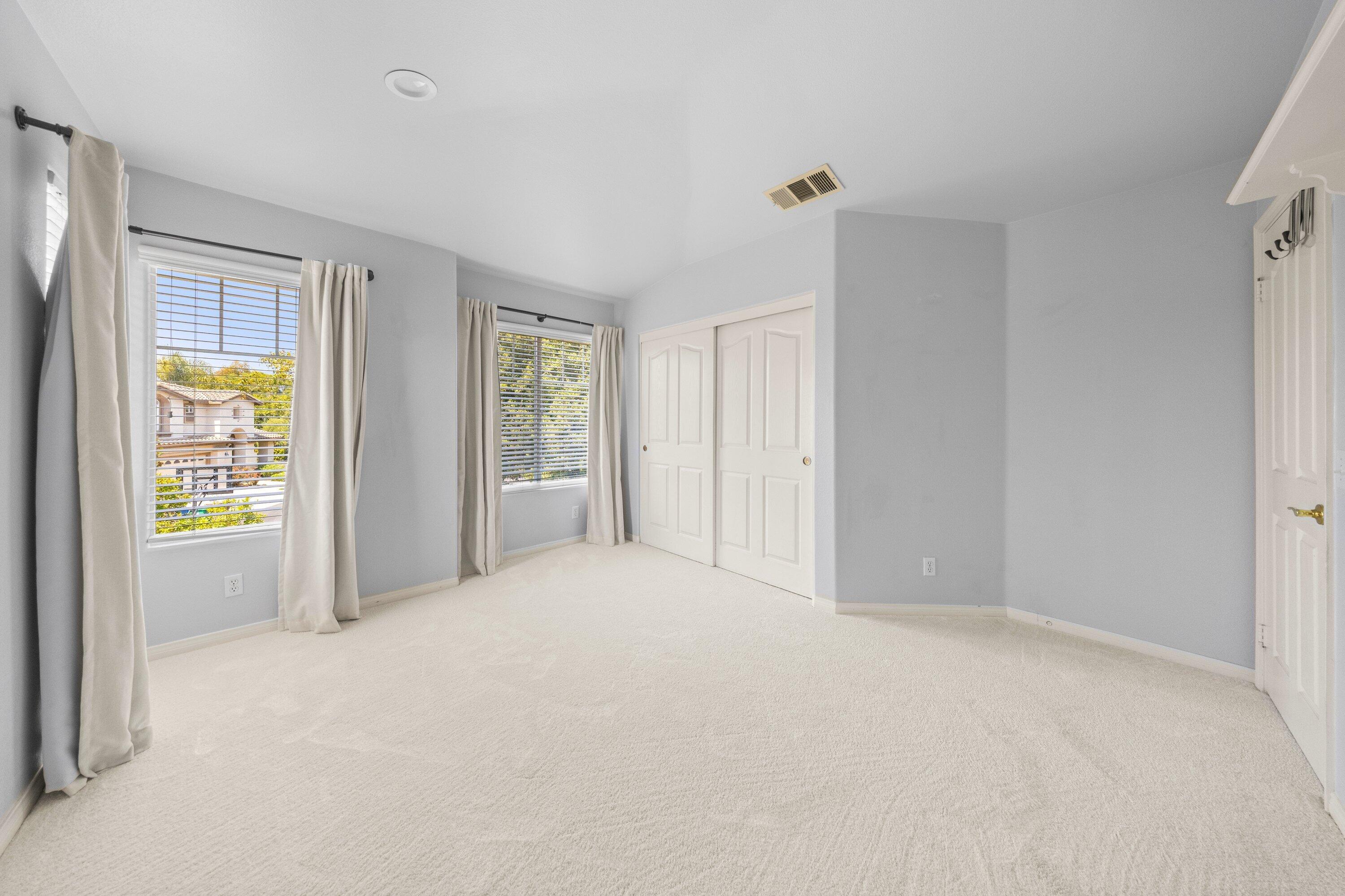 Goleta, California 93117, United States, 6 Bedrooms Bedrooms, ,3 BathroomsBathrooms,Residential,Pending,189379