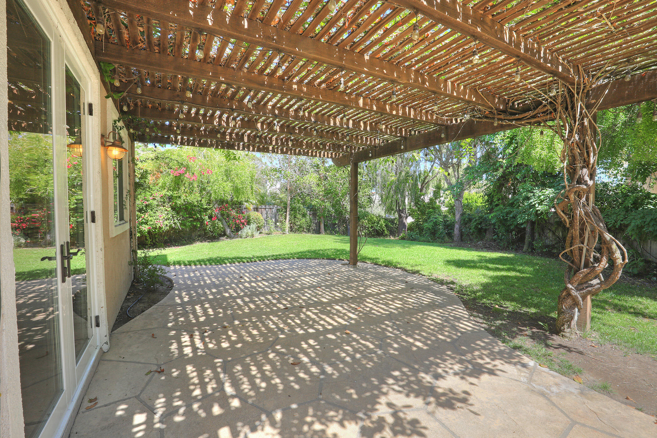 Goleta, California 93117, United States, 6 Bedrooms Bedrooms, ,3 BathroomsBathrooms,Residential,Pending,189379