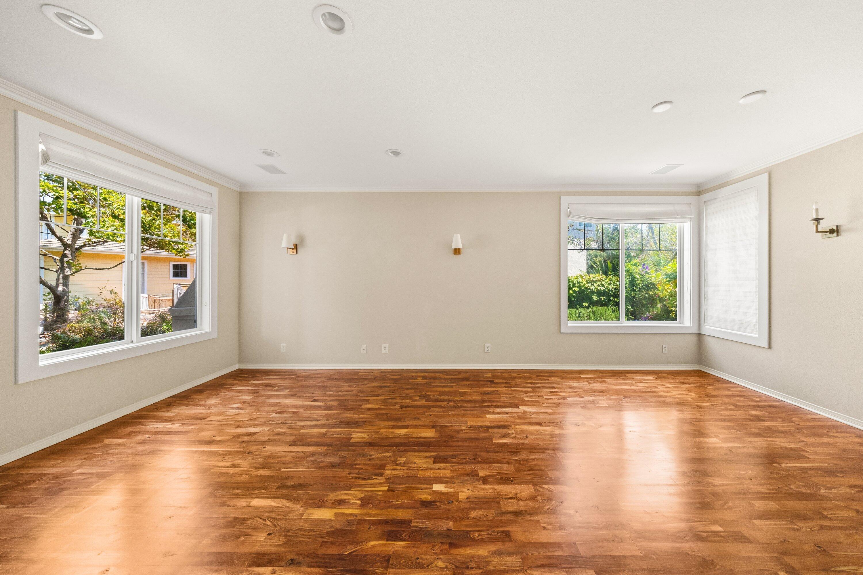 Goleta, California 93117, United States, 6 Bedrooms Bedrooms, ,3 BathroomsBathrooms,Residential,Pending,189379