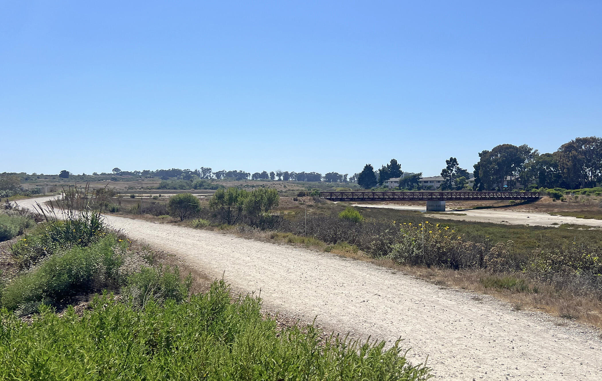 Goleta, California 93117, United States, 6 Bedrooms Bedrooms, ,3 BathroomsBathrooms,Residential,Pending,189379