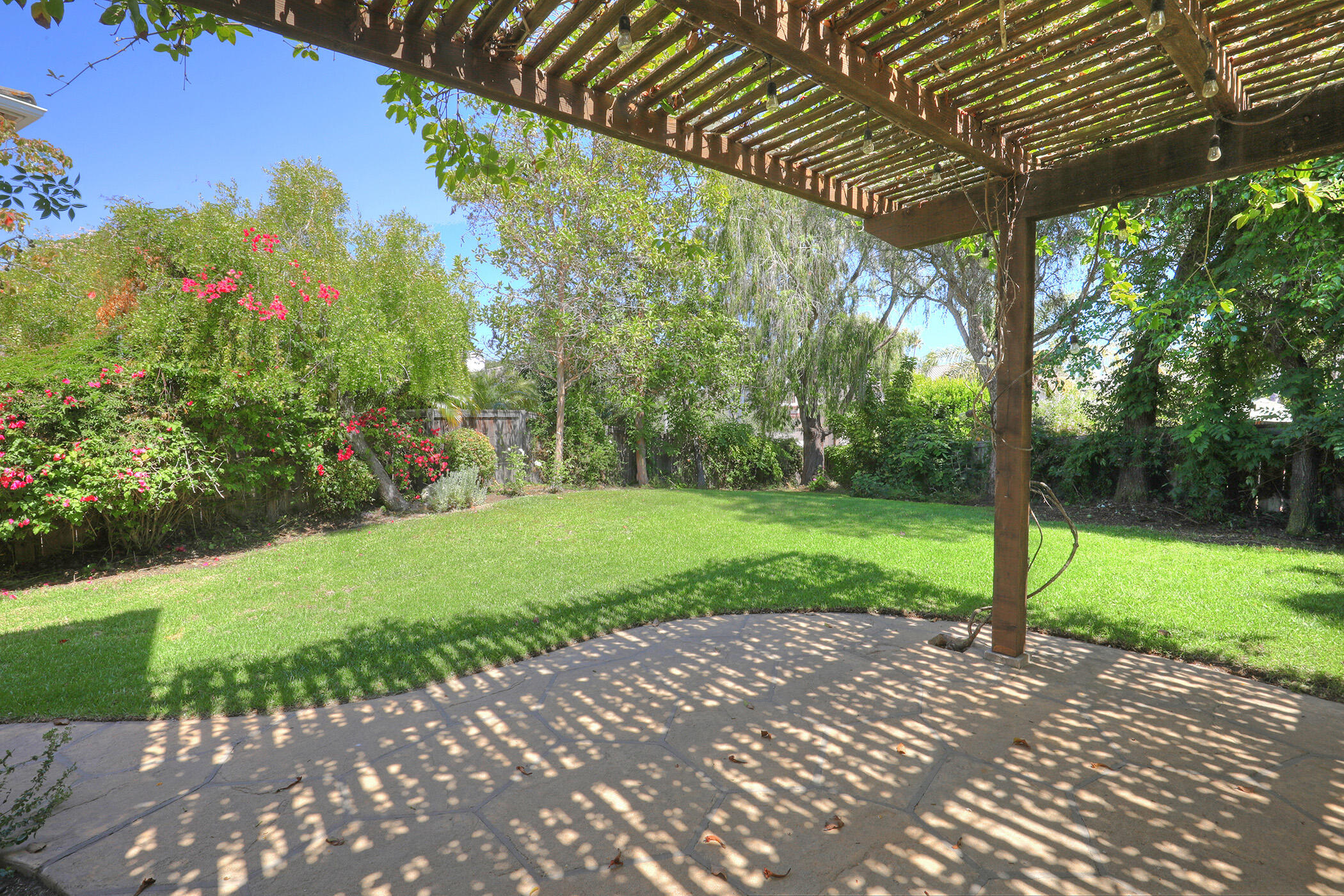 Goleta, California 93117, United States, 6 Bedrooms Bedrooms, ,3 BathroomsBathrooms,Residential,Pending,189379