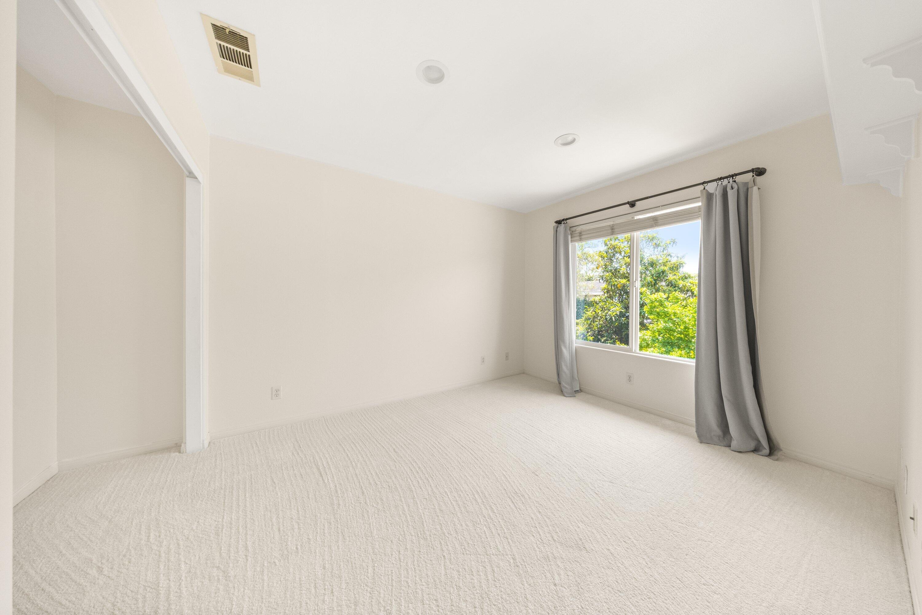 Goleta, California 93117, United States, 6 Bedrooms Bedrooms, ,3 BathroomsBathrooms,Residential,Pending,189379